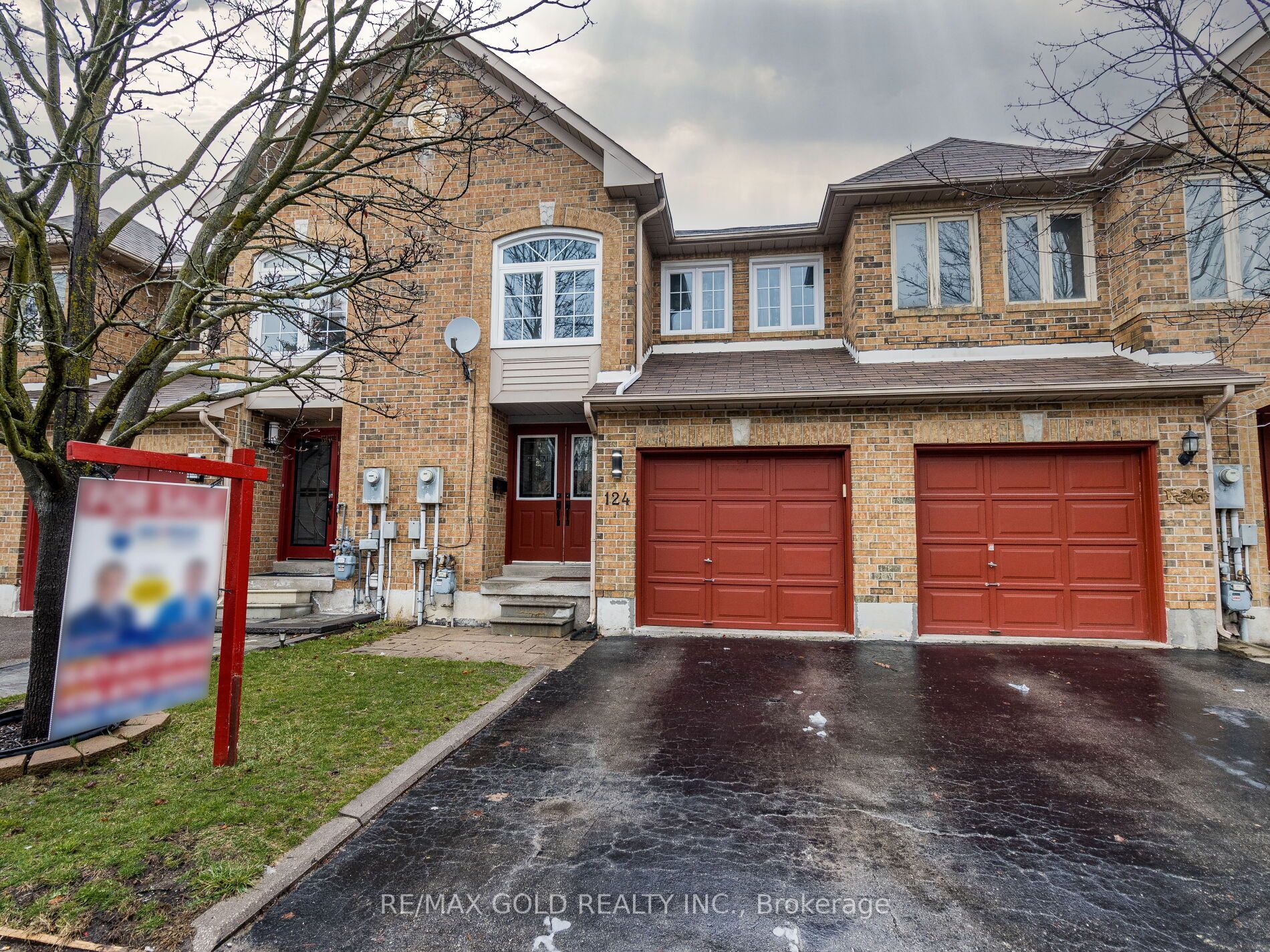 Condo Townhouse house for sale at 124 Kenwood Dr Brampton Ontario