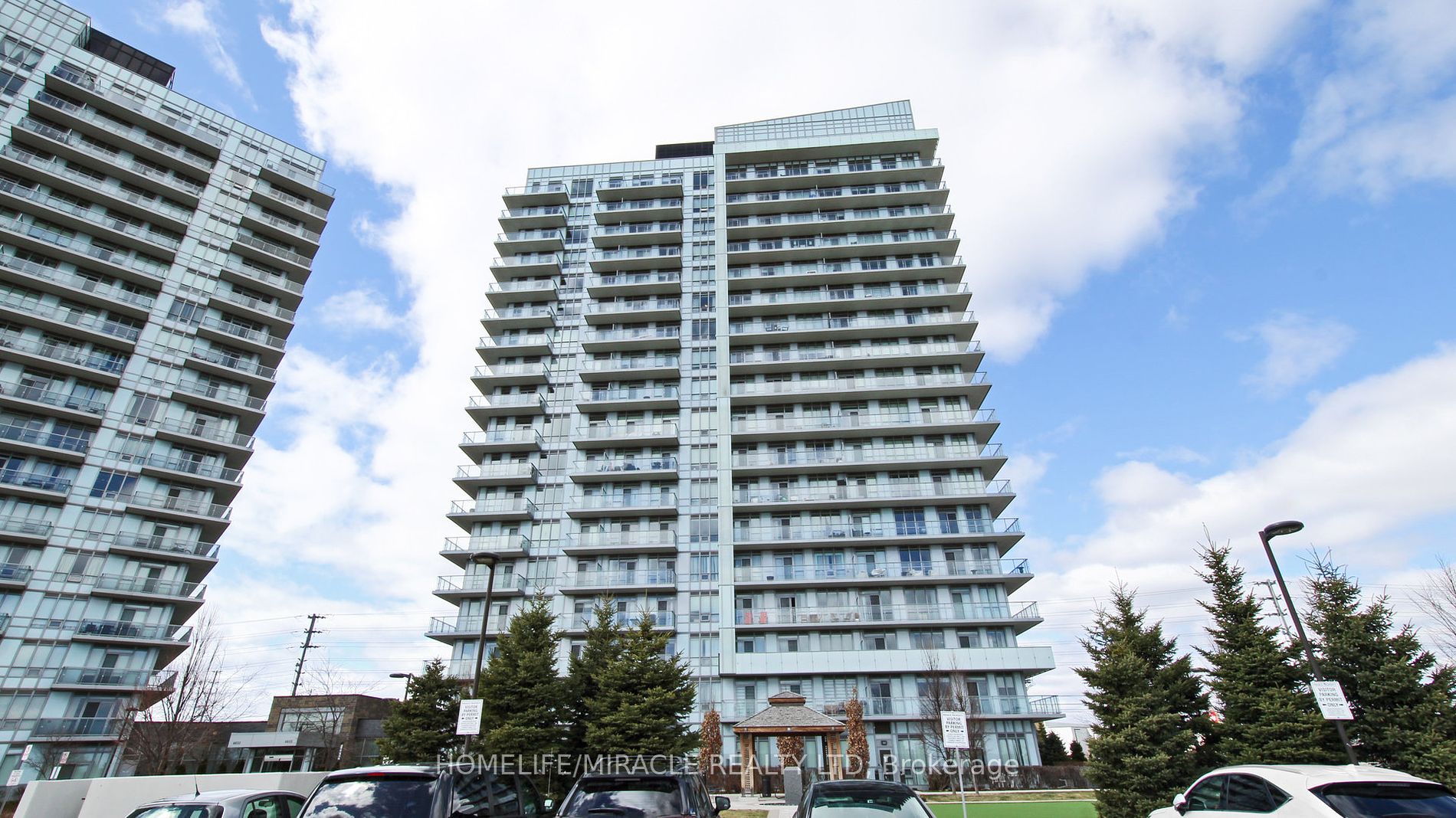 Condo Apt house for sale at 4655 Glen Erin D Mississauga Ontario