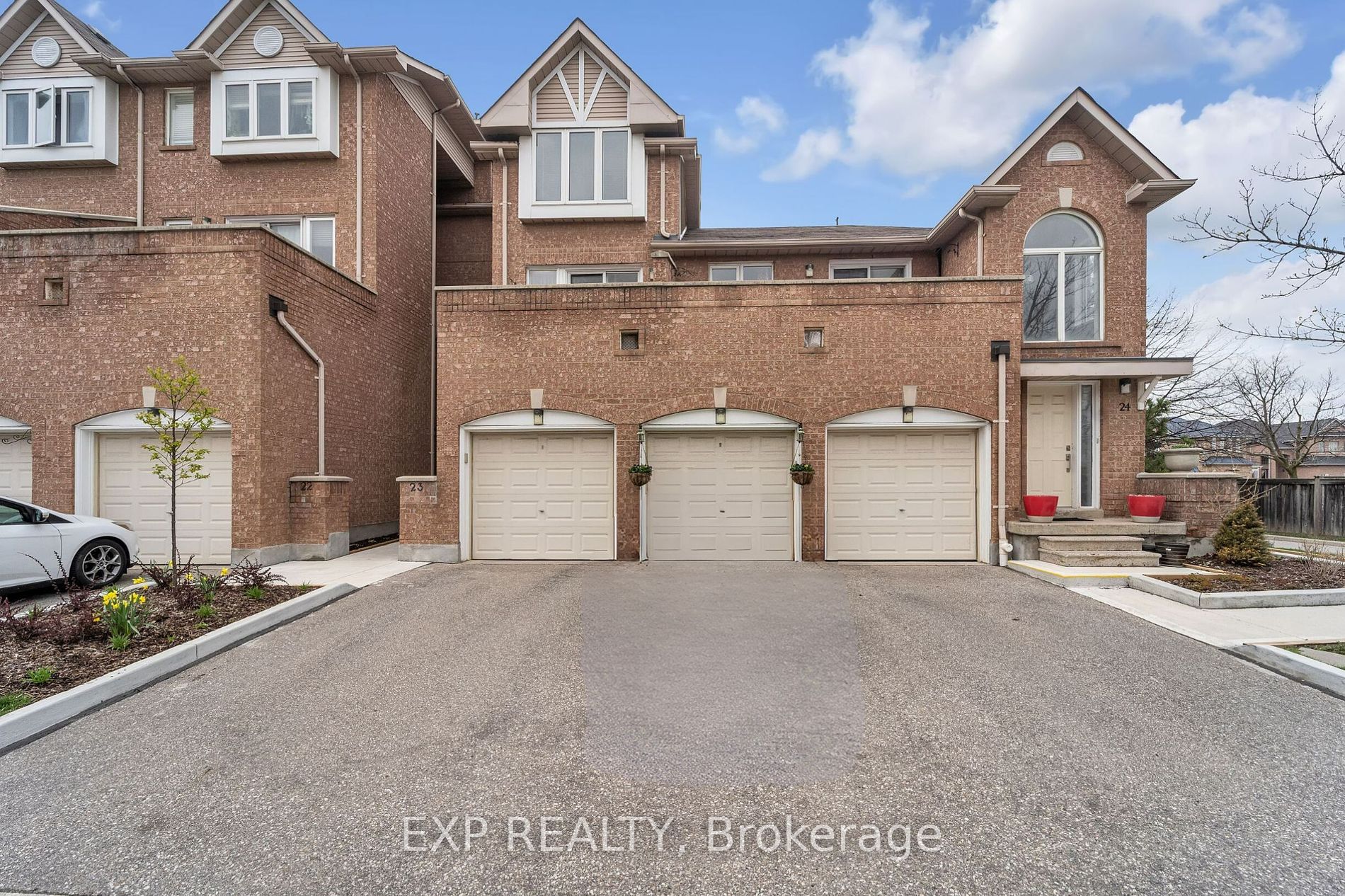 Condo Townhouse house for sale at 115 Bristol Rd E Mississauga Ontario