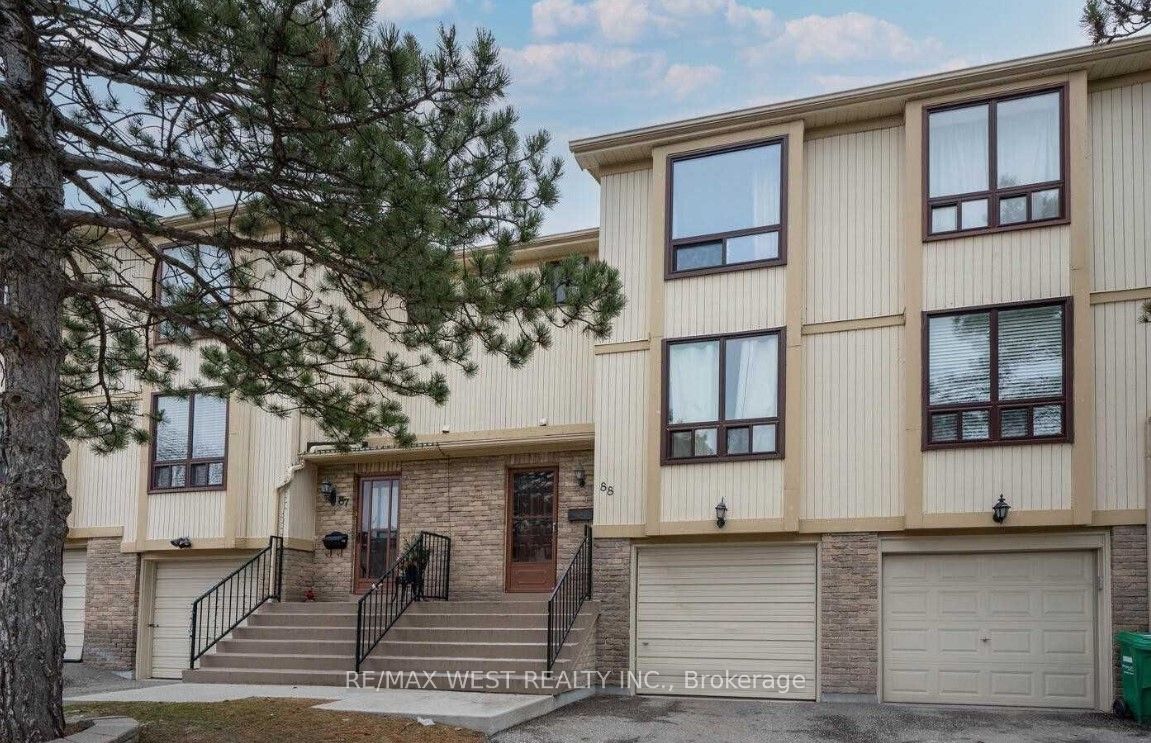 Condo Townhouse house for sale at 88 Guildford Cre Brampton Ontario