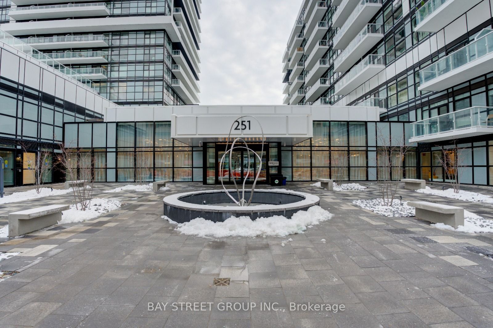 Condo Apt house for sale at 251 Manitoba St Toronto Ontario