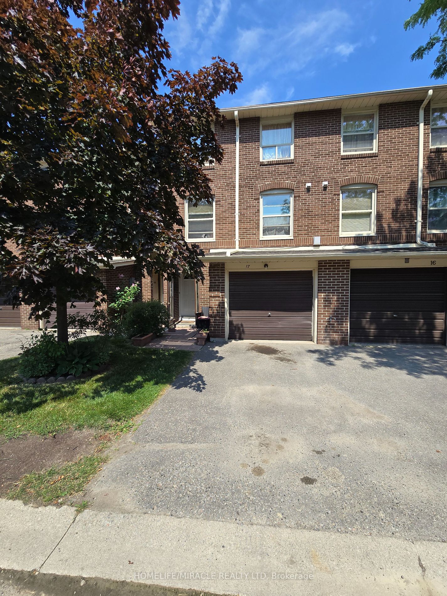 Condo Townhouse house for sale at 17 Eden Park Dr Brampton Ontario