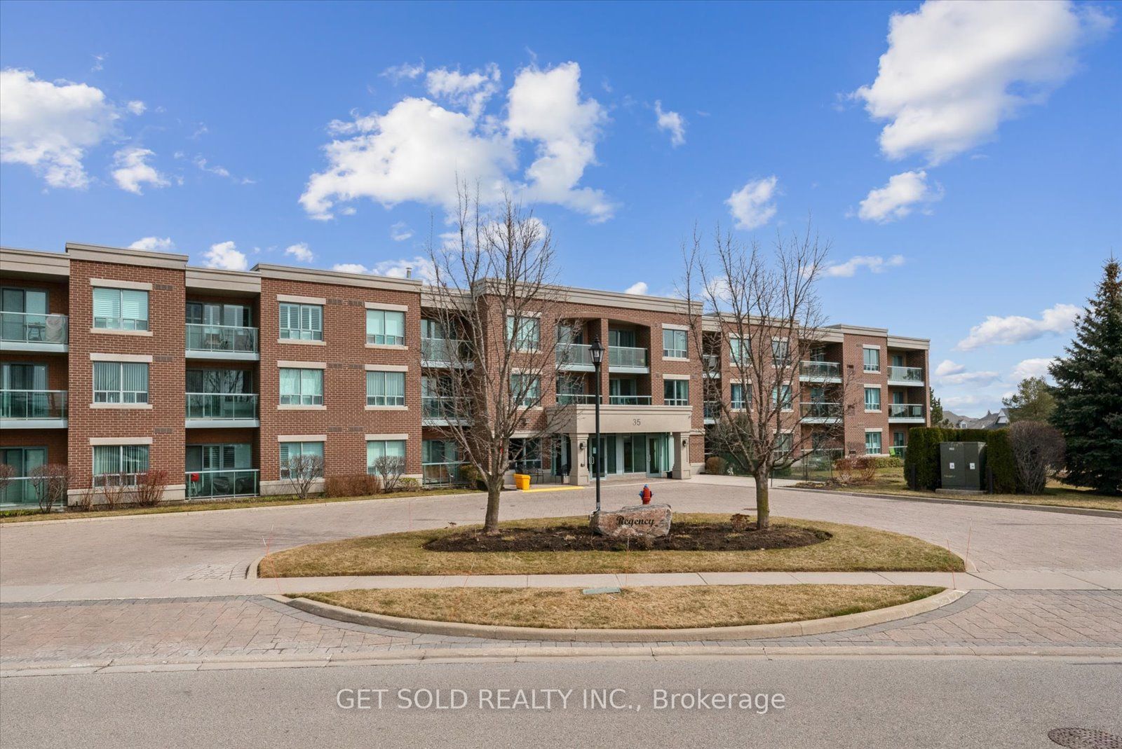 Condo Apt house for sale at 35 Via Rosedale Brampton Ontario