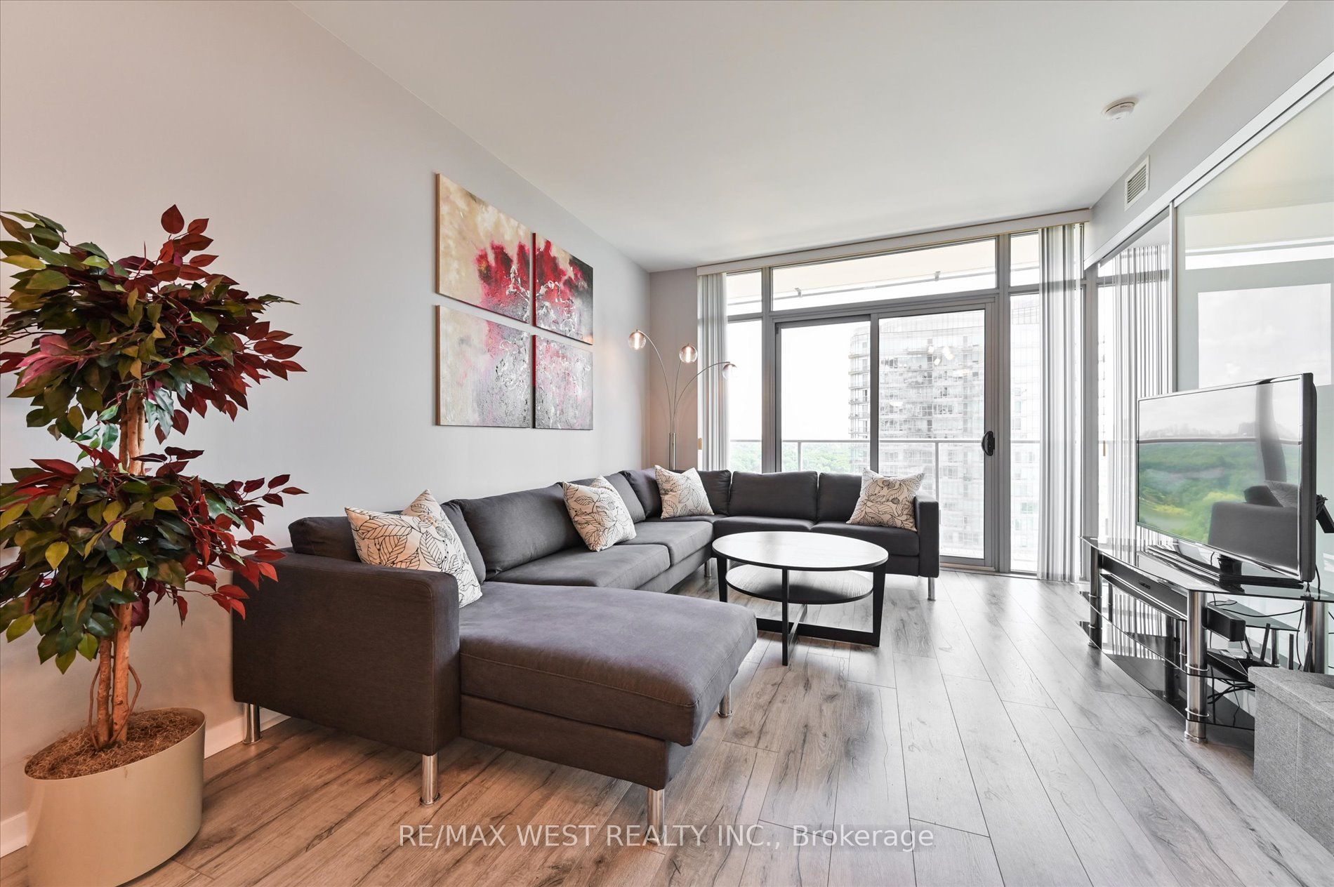 Condo Apt house for sale at 103 The Queenswa Toronto Ontario