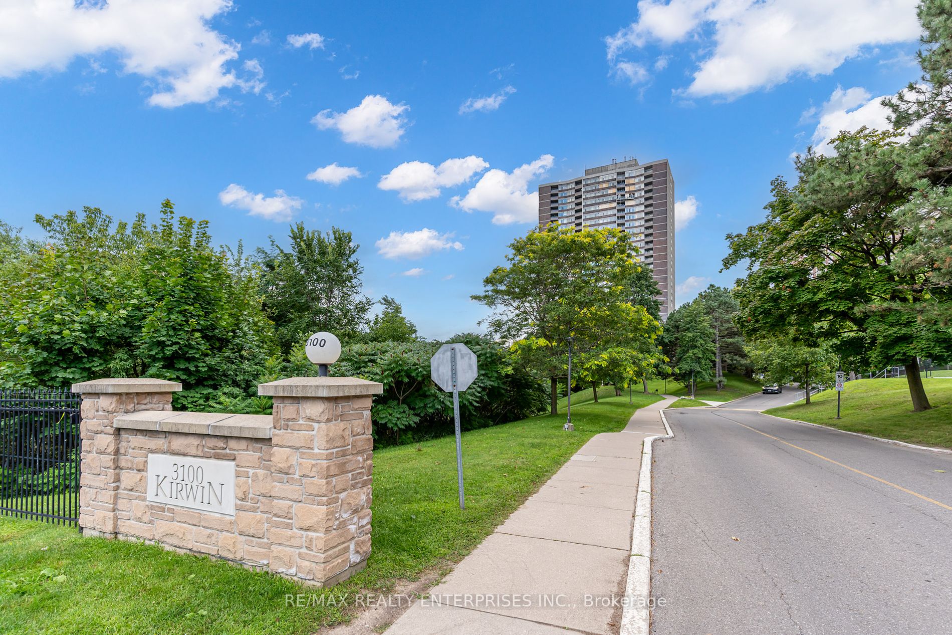 Condo Apt house for sale at 3100 Kirwin Ave Mississauga Ontario