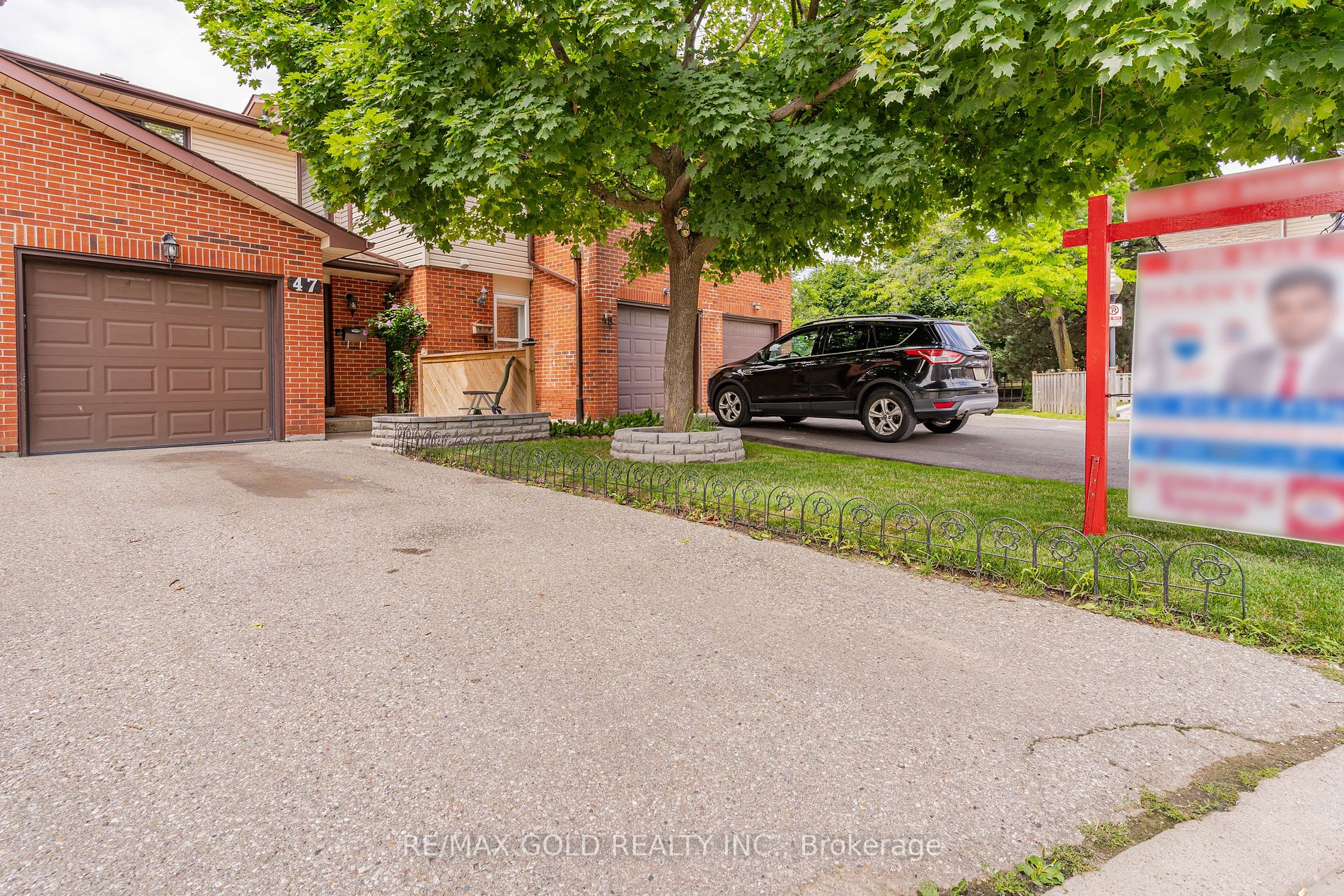 Condo Townhouse house for sale at 47 Collins Cres Brampton Ontario