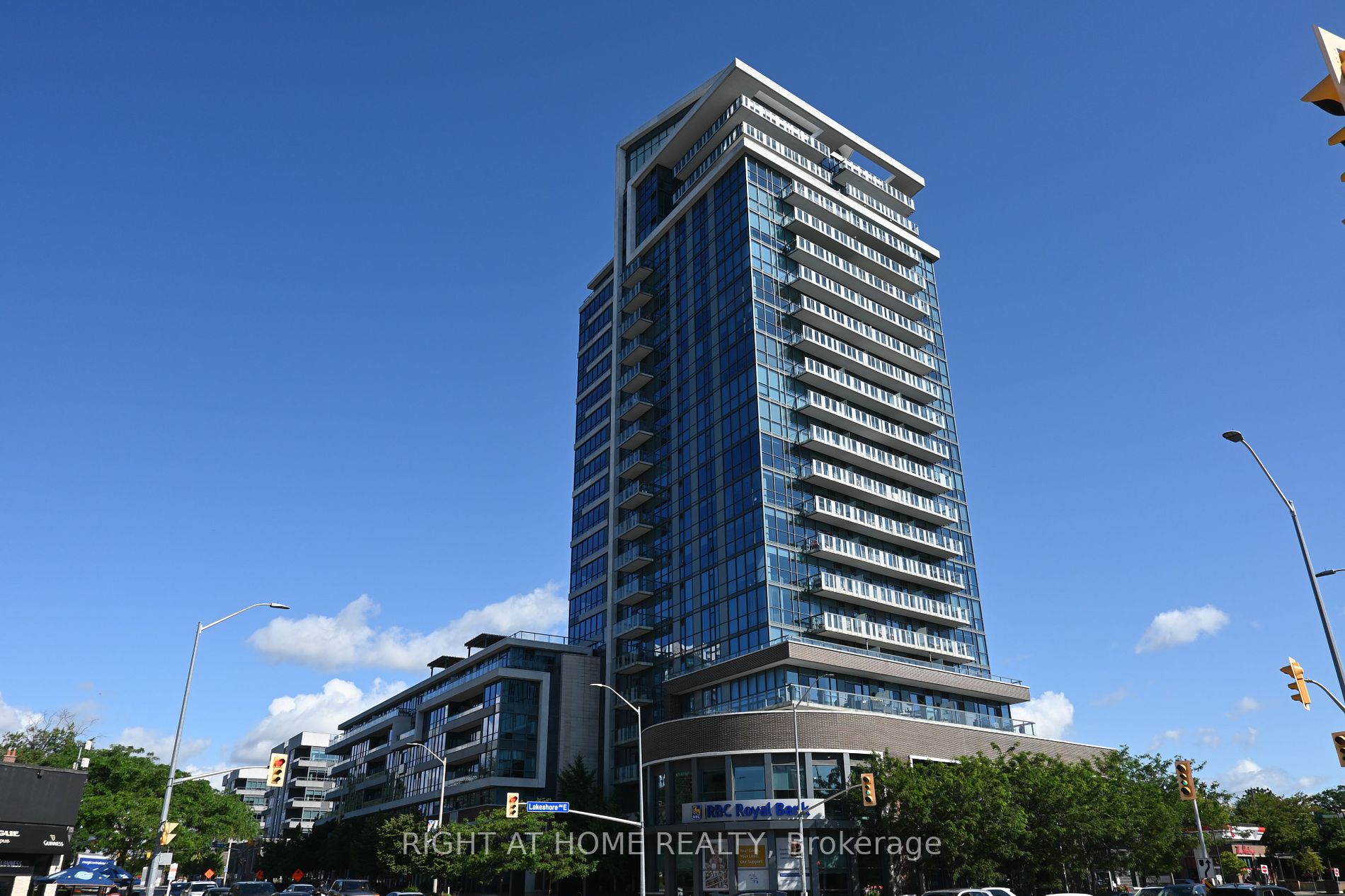 Condo Apt house for sale at 1 Hurontario St Mississauga Ontario