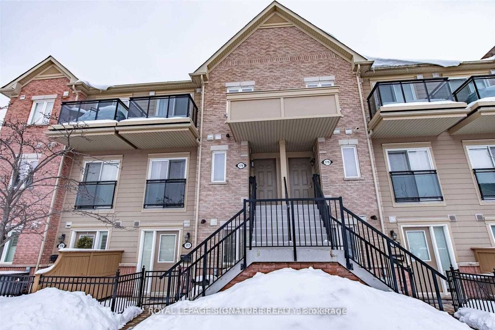 Condo Townhouse house for sale at 4975 Southampton Mississauga Ontario