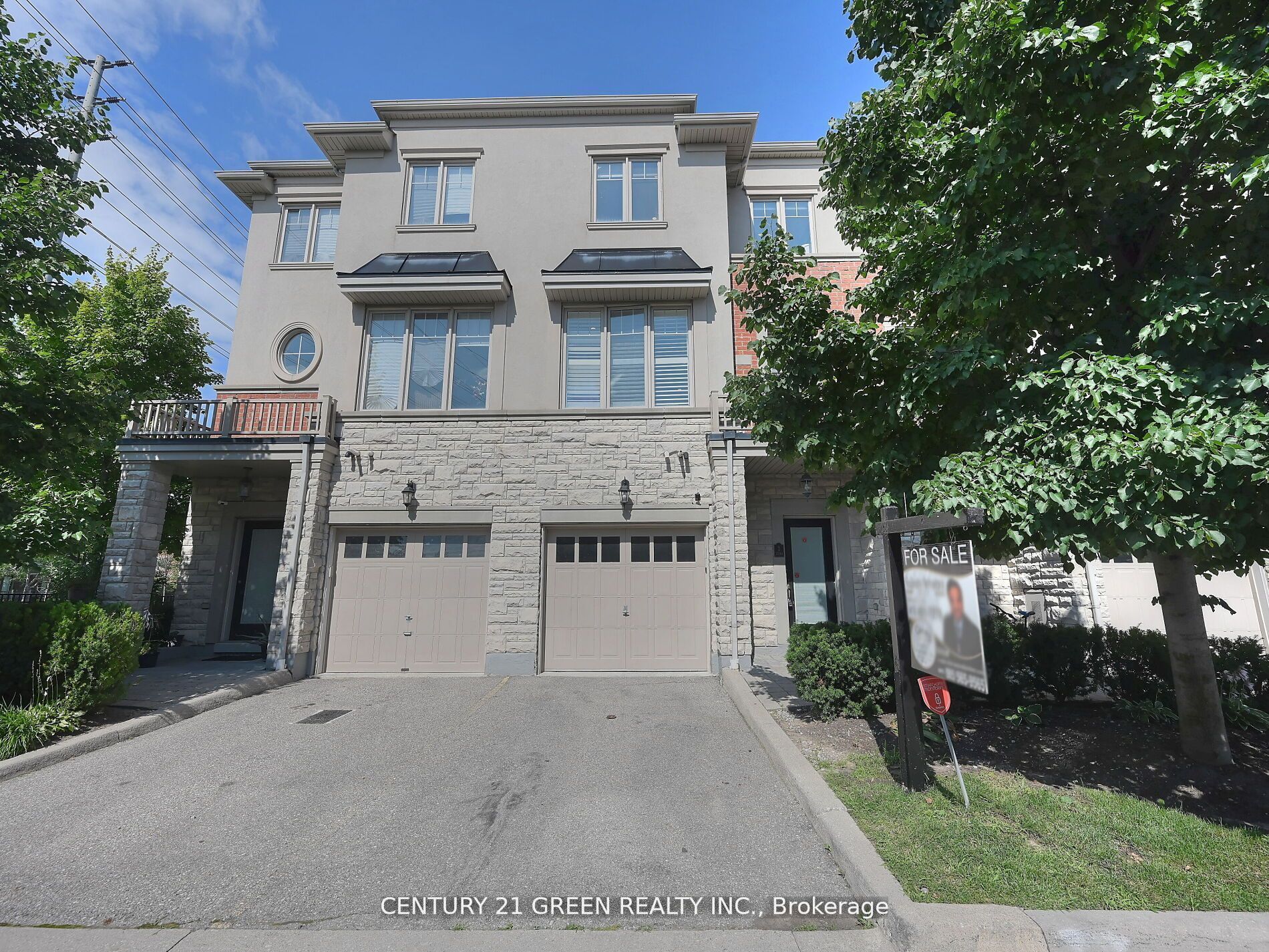 Condo Townhouse house for sale at 3350 Thomas St Mississauga Ontario