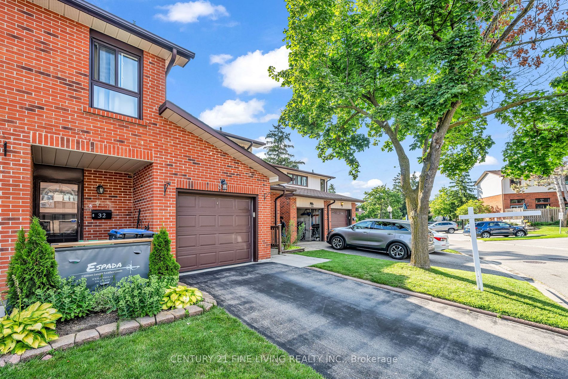 Condo Townhouse house for sale at 33 Dawson Cres Brampton Ontario