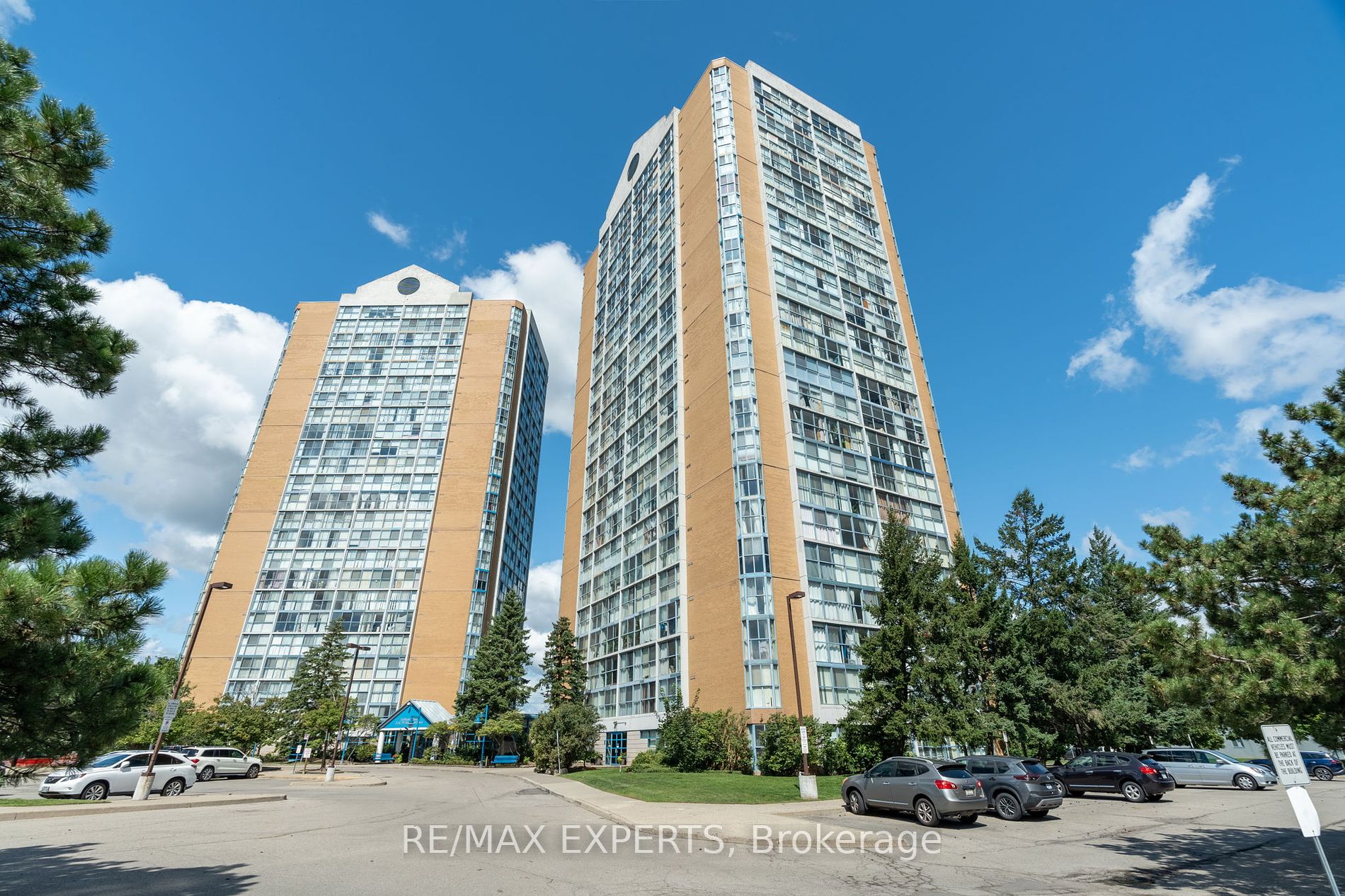 Condo Apt house for sale at 35 Trailwood Dr Mississauga Ontario