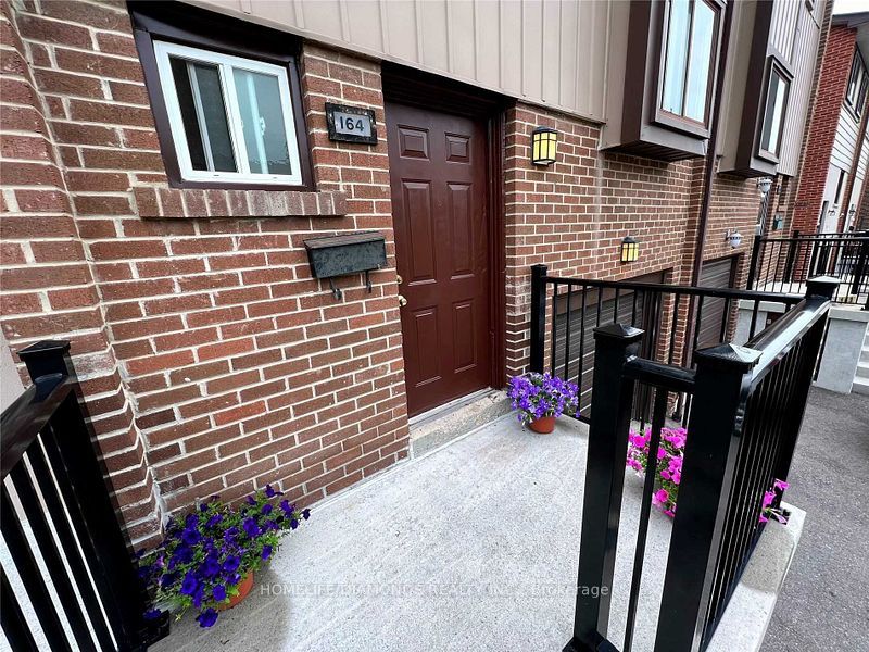 Condo Townhouse house for sale at 164 MOREGATE Cre Brampton Ontario