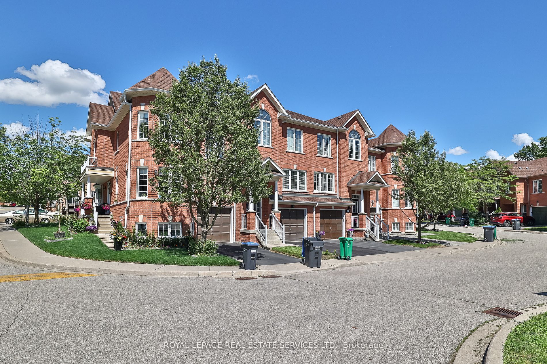 Condo Townhouse house for sale at 7360 Zinnia Pl Mississauga Ontario