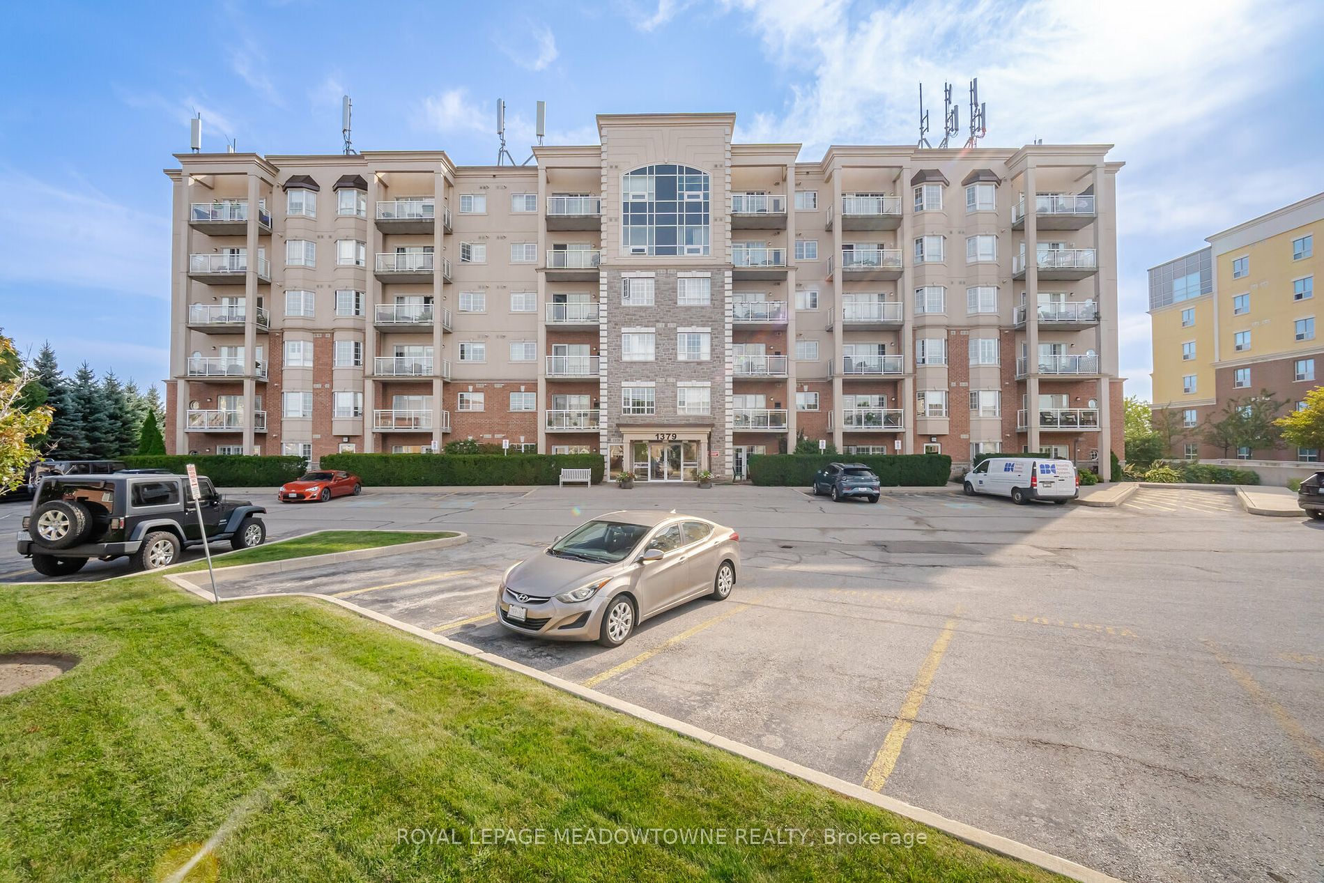 Condo Apt house for sale at 1379 Costigan Rd Milton Ontario