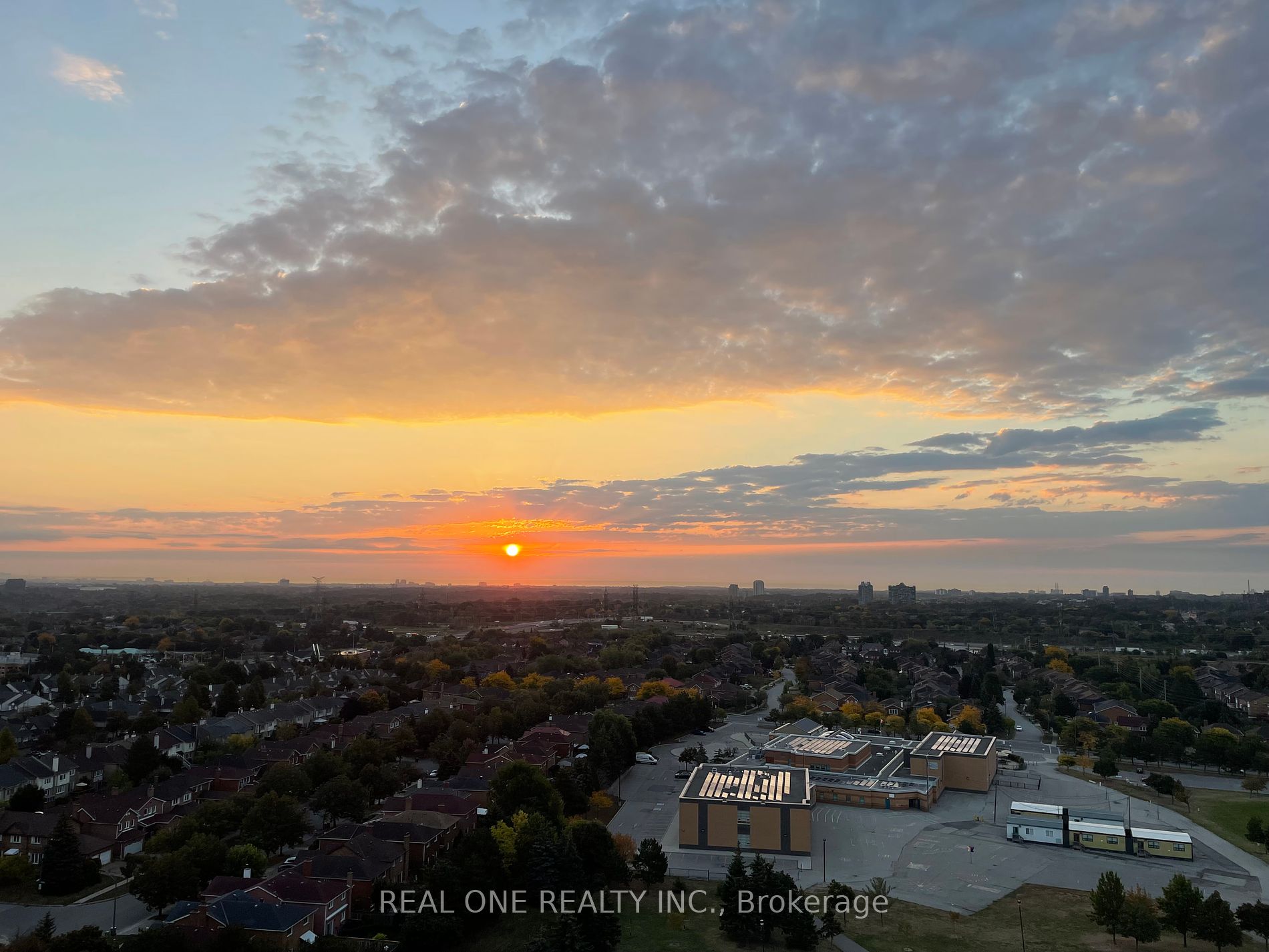 Condo Apt house for sale at 4677 Glen Erin D Mississauga Ontario