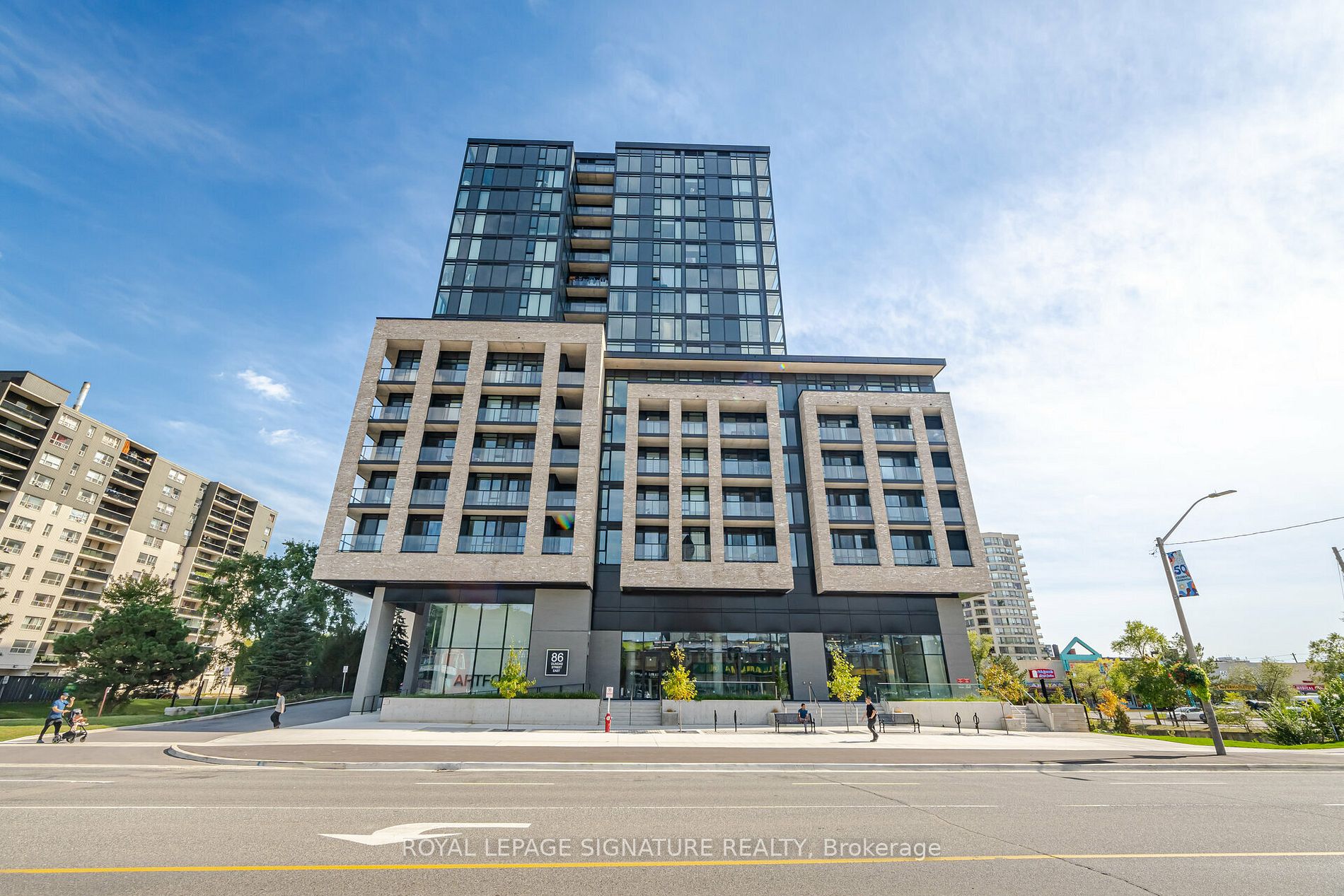 Condo Apt house for sale at 86 Dundas St E Mississauga Ontario