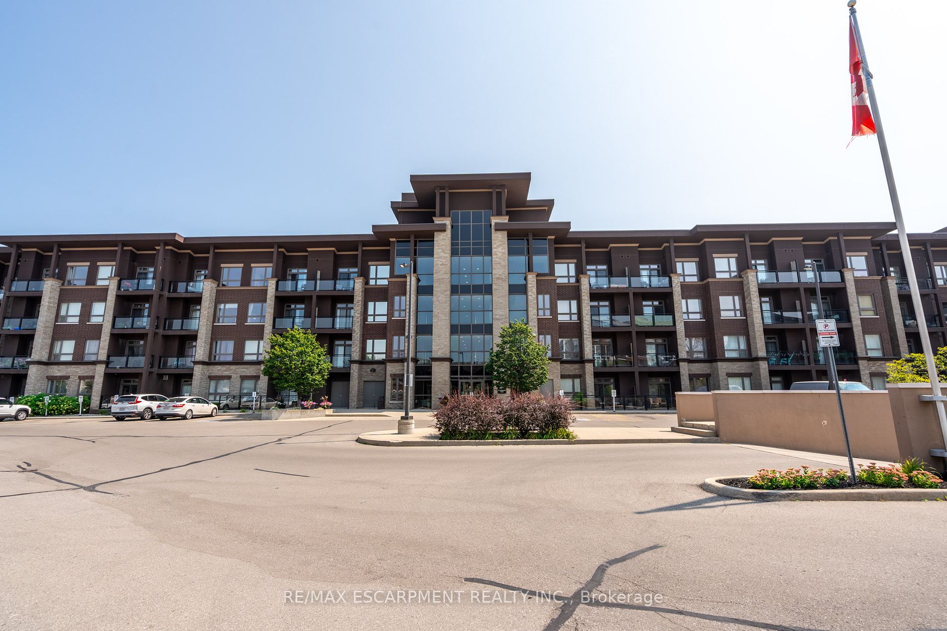 Condo Apt house for sale at 5010 Corporate D Burlington Ontario