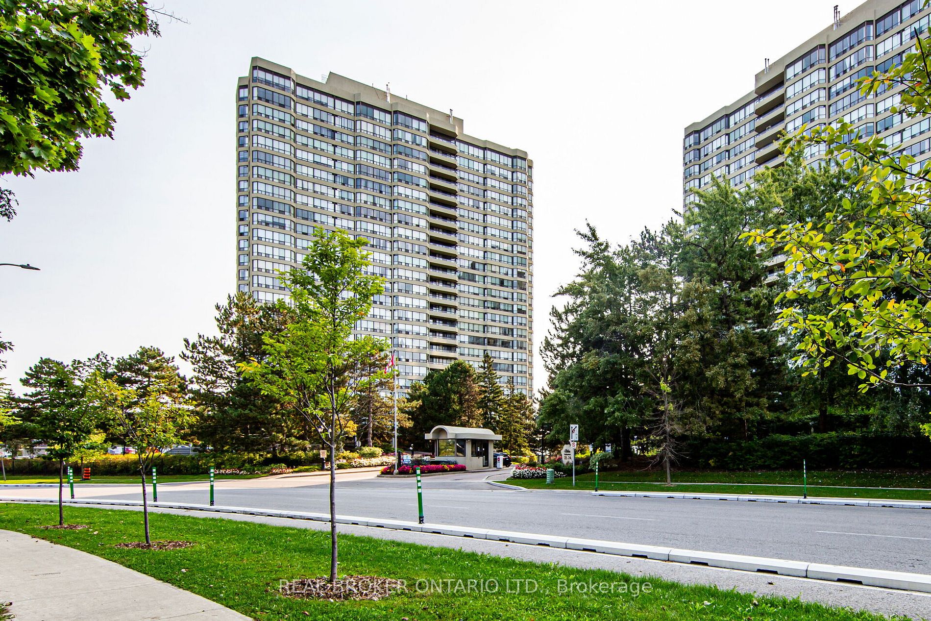 Condo Apt house for sale at 22 Hanover Rd Brampton Ontario