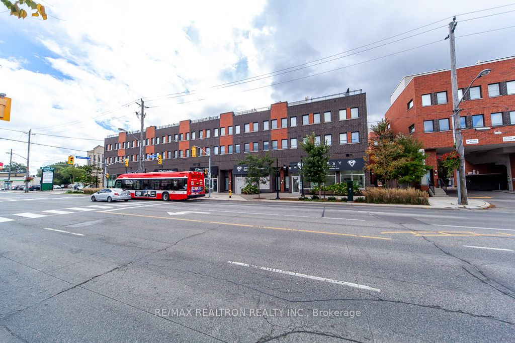 Condo Townhouse house for sale at 869 Wilson Ave Toronto Ontario