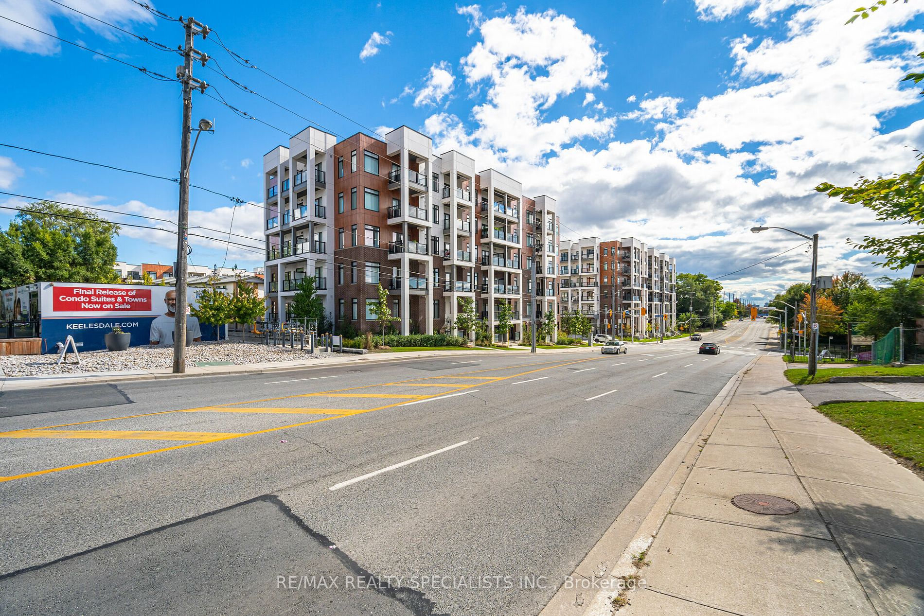 Condo Apt house for sale at 160 Canon Jackso Toronto Ontario