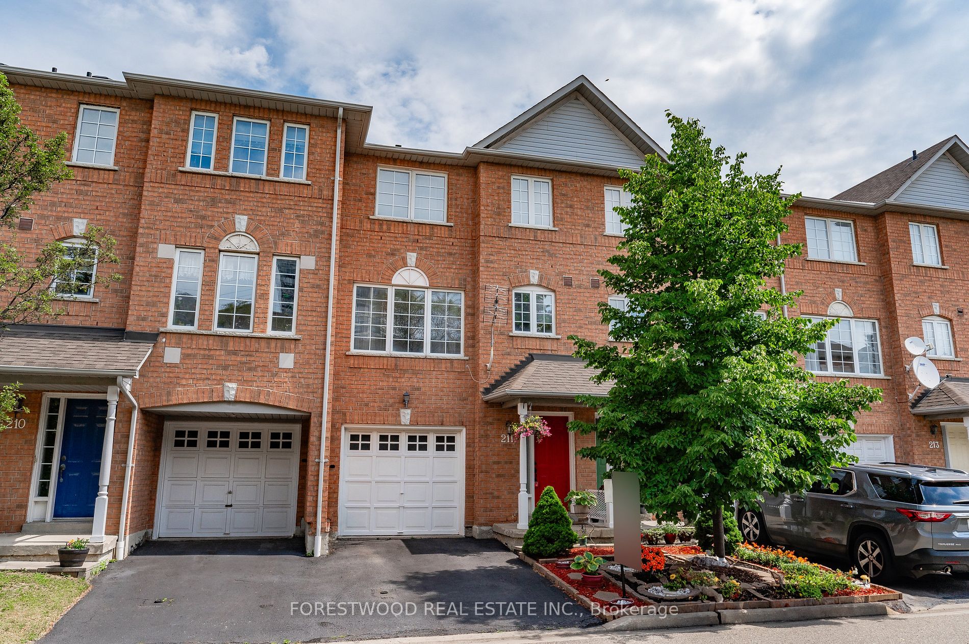 Condo Townhouse house for sale at 80 Acorn Pl Mississauga Ontario