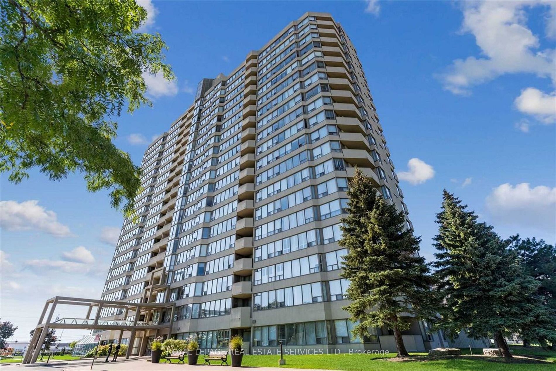 Condo Apt house for sale at 700 Constellatio Mississauga Ontario