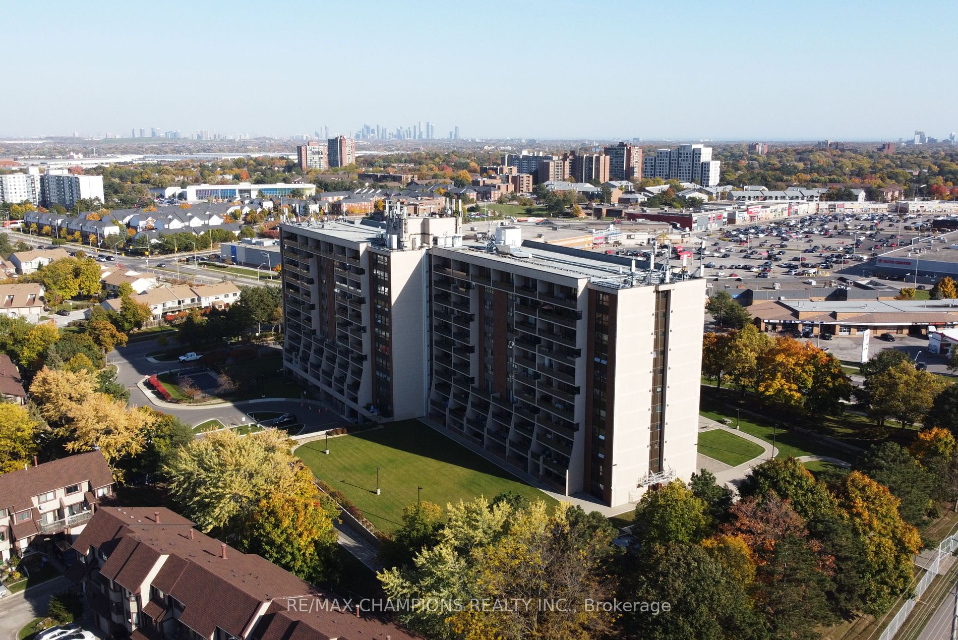 Condo Apt house for sale at 2929 Aquitaine A Mississauga Ontario