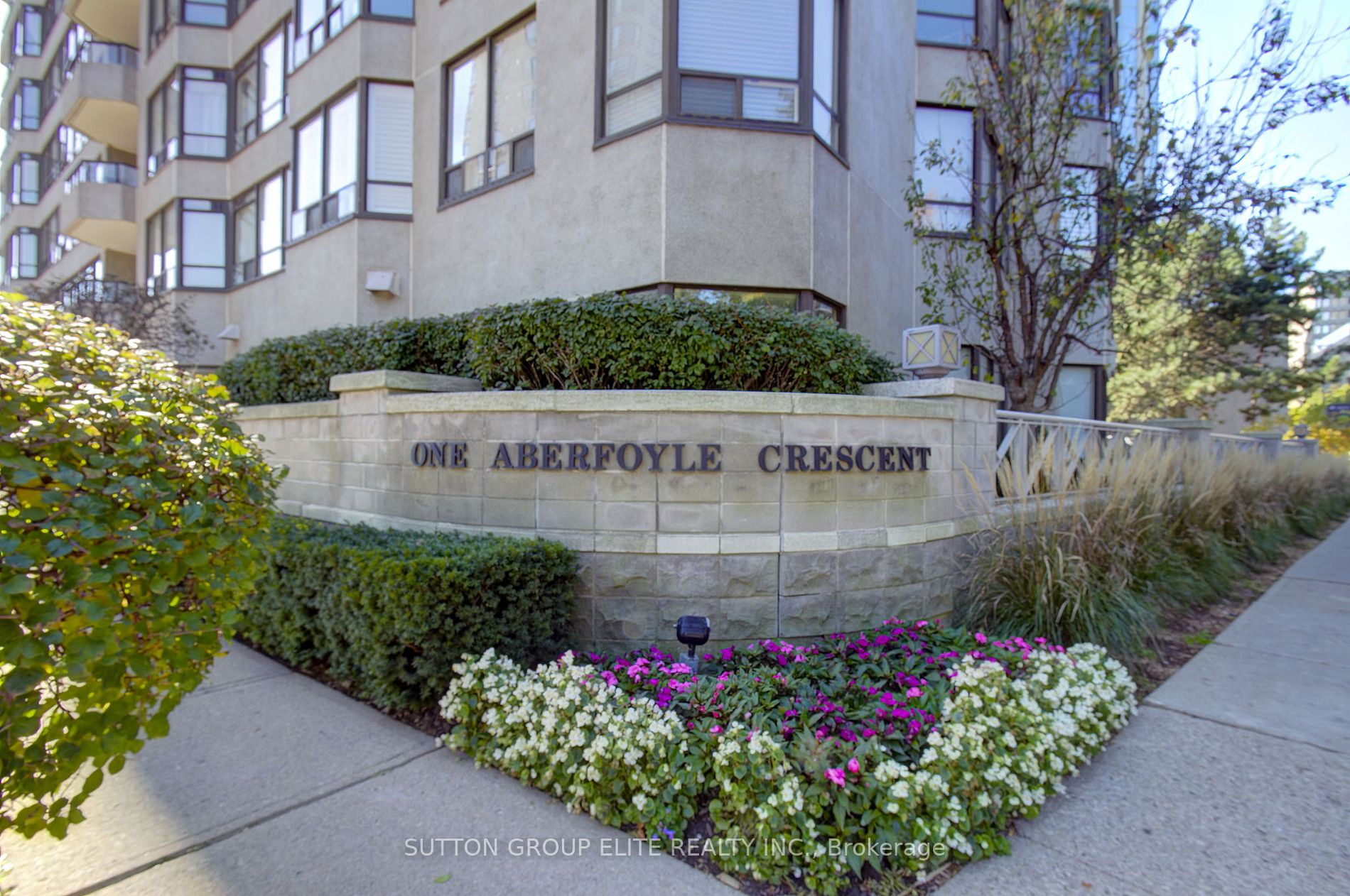 Condo Apt house for sale at 1 Aberfoyle Cres Toronto Ontario