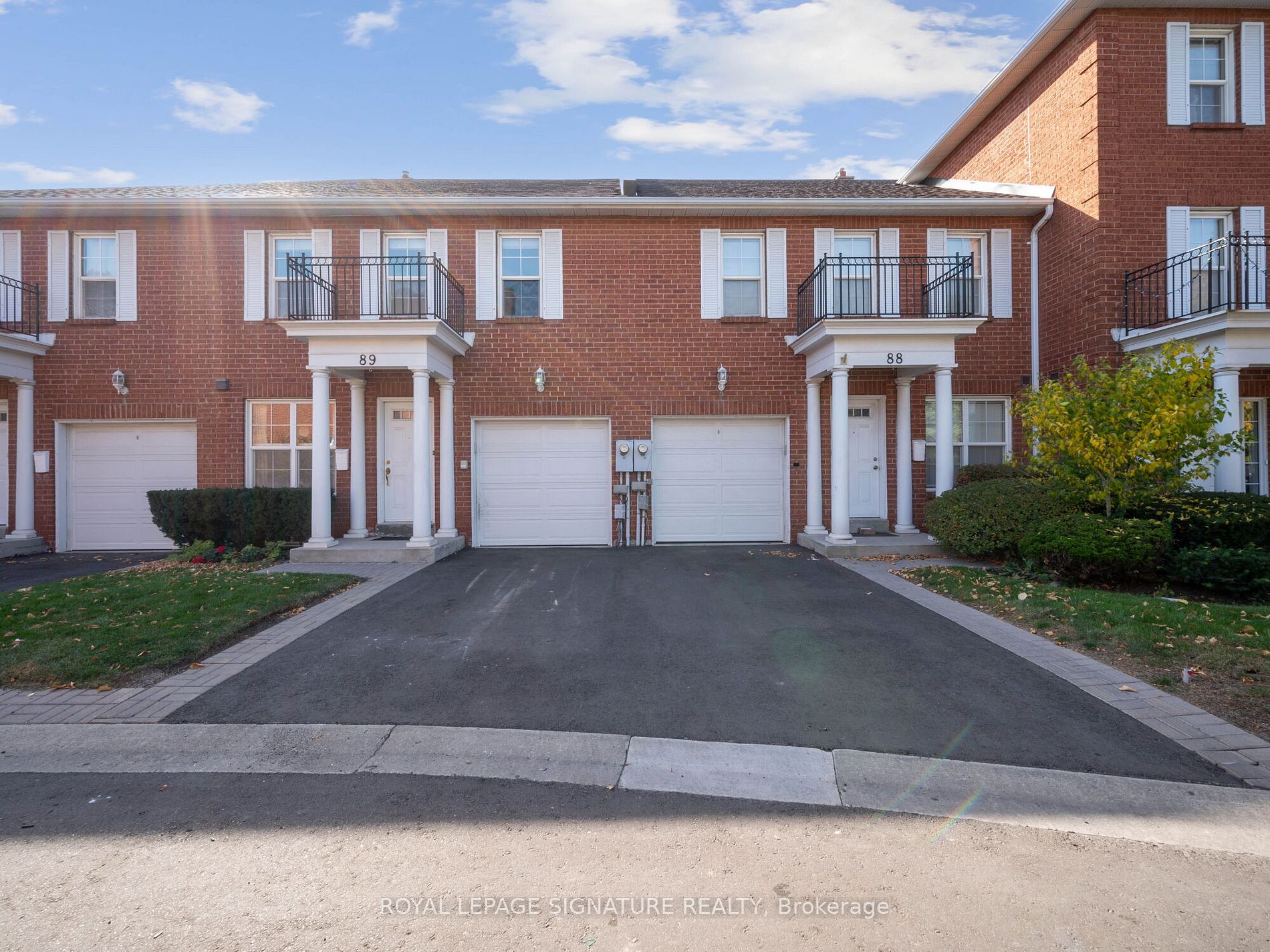 Condo Townhouse house for sale at 89 Stornwood Crt Brampton Ontario