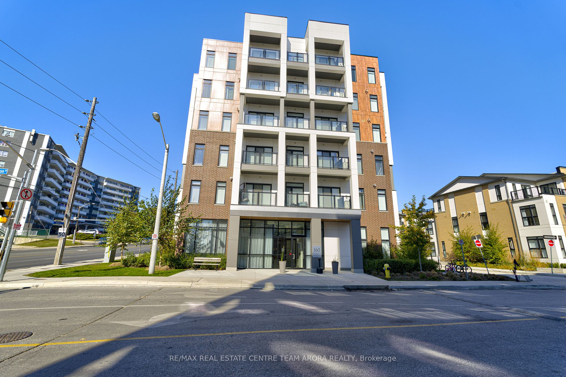 Condo Apt house for sale at 160 Canon Jackso Toronto Ontario