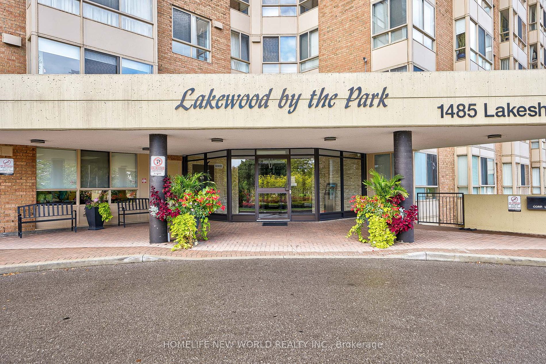 Condo Apt house for sale at 1485 Lakeshore R Mississauga Ontario