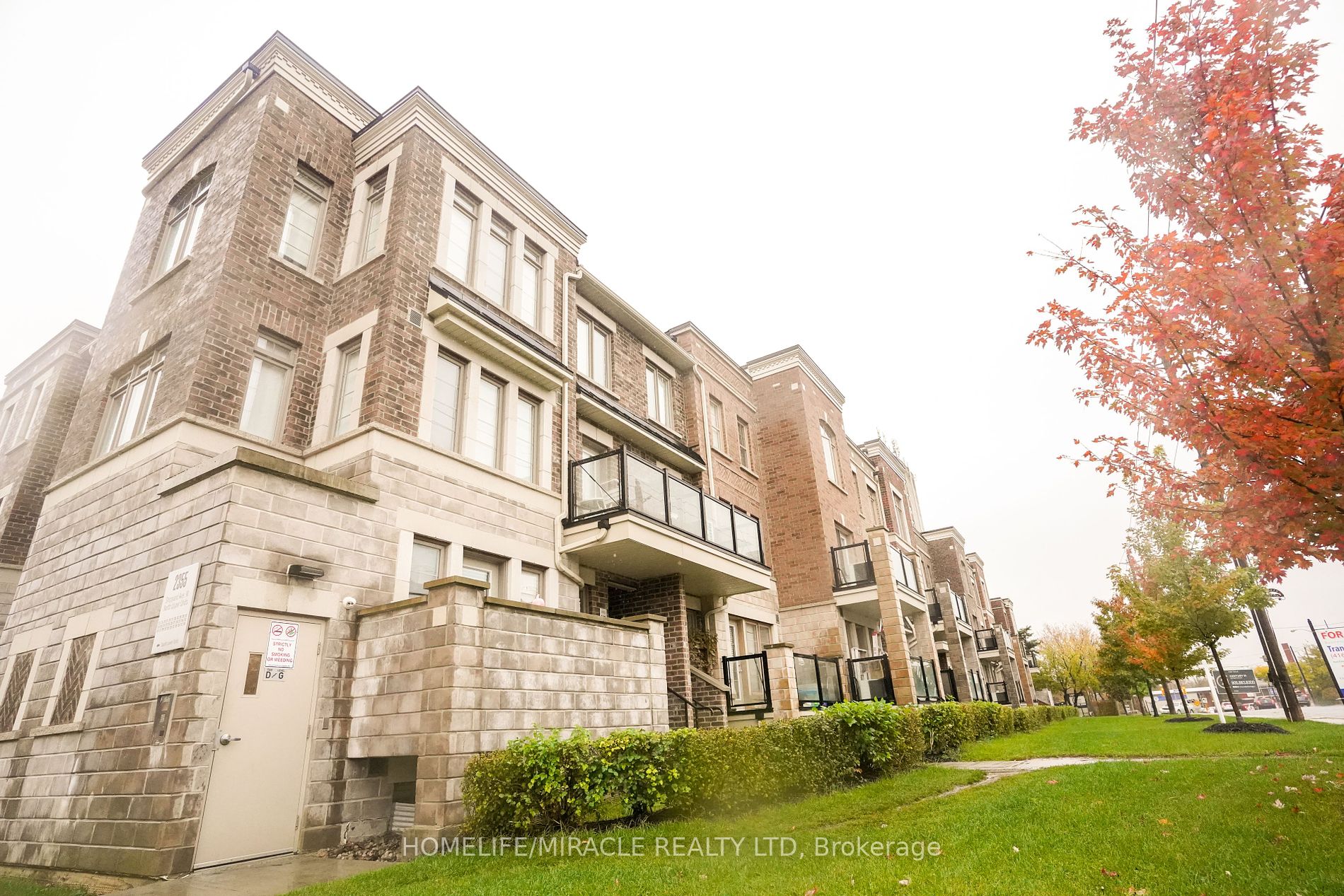 Condo Townhouse house for sale at 2355 Sheppard Av Toronto Ontario