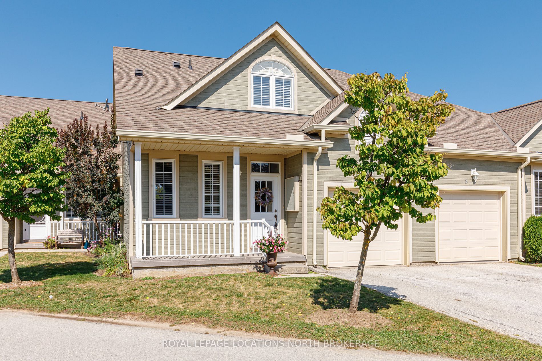 Condo Townhouse house for sale at 110 NAPIER St Blue Mountains Ontario