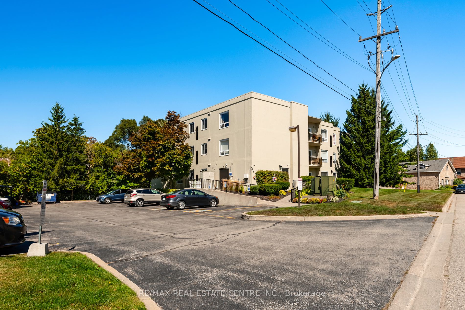 Condo Apt house for sale at 245 Queen St W Centre Welling Ontario