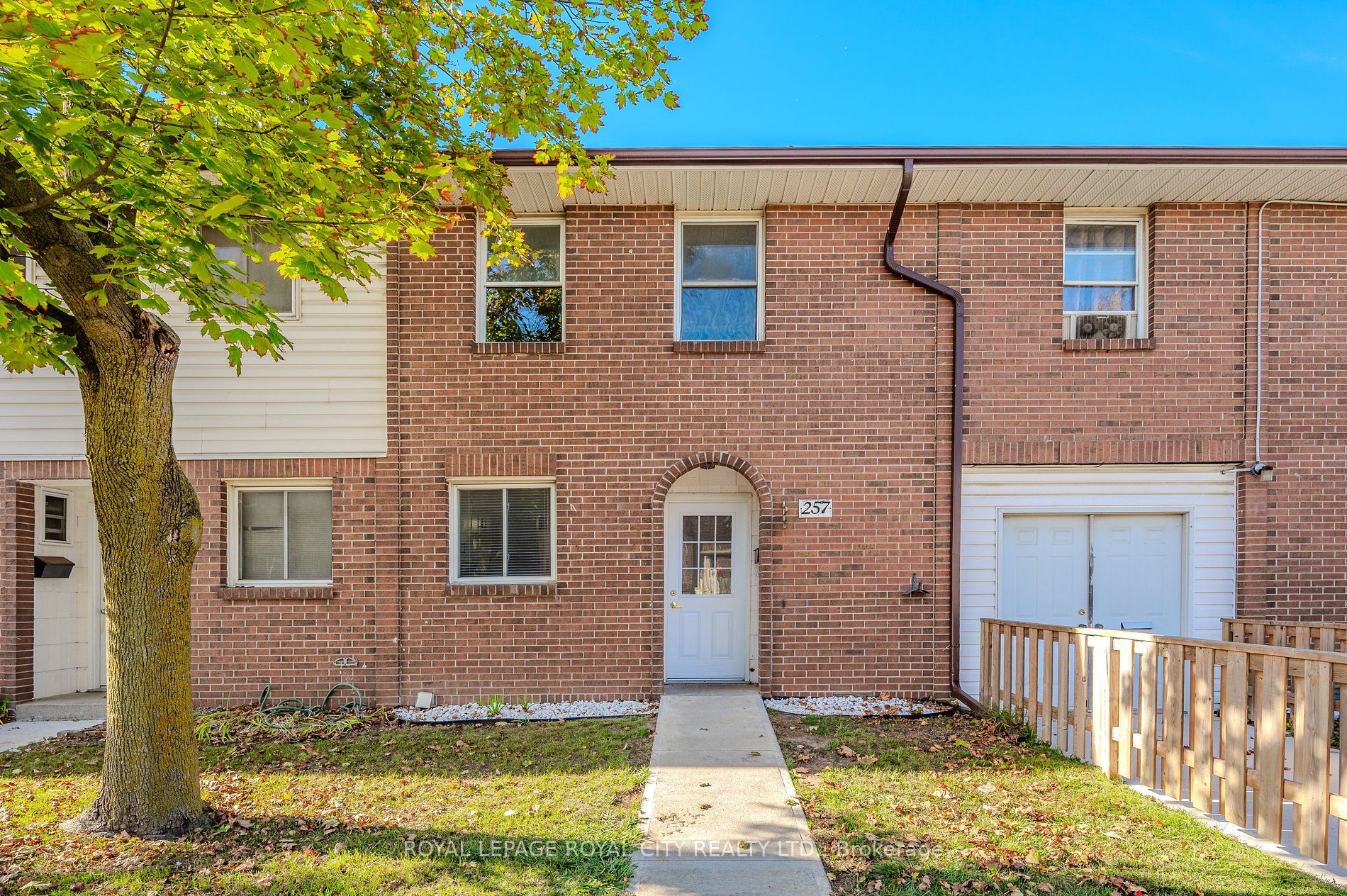 Condo Townhouse house for sale at 31 Greengate Rd Guelph Ontario