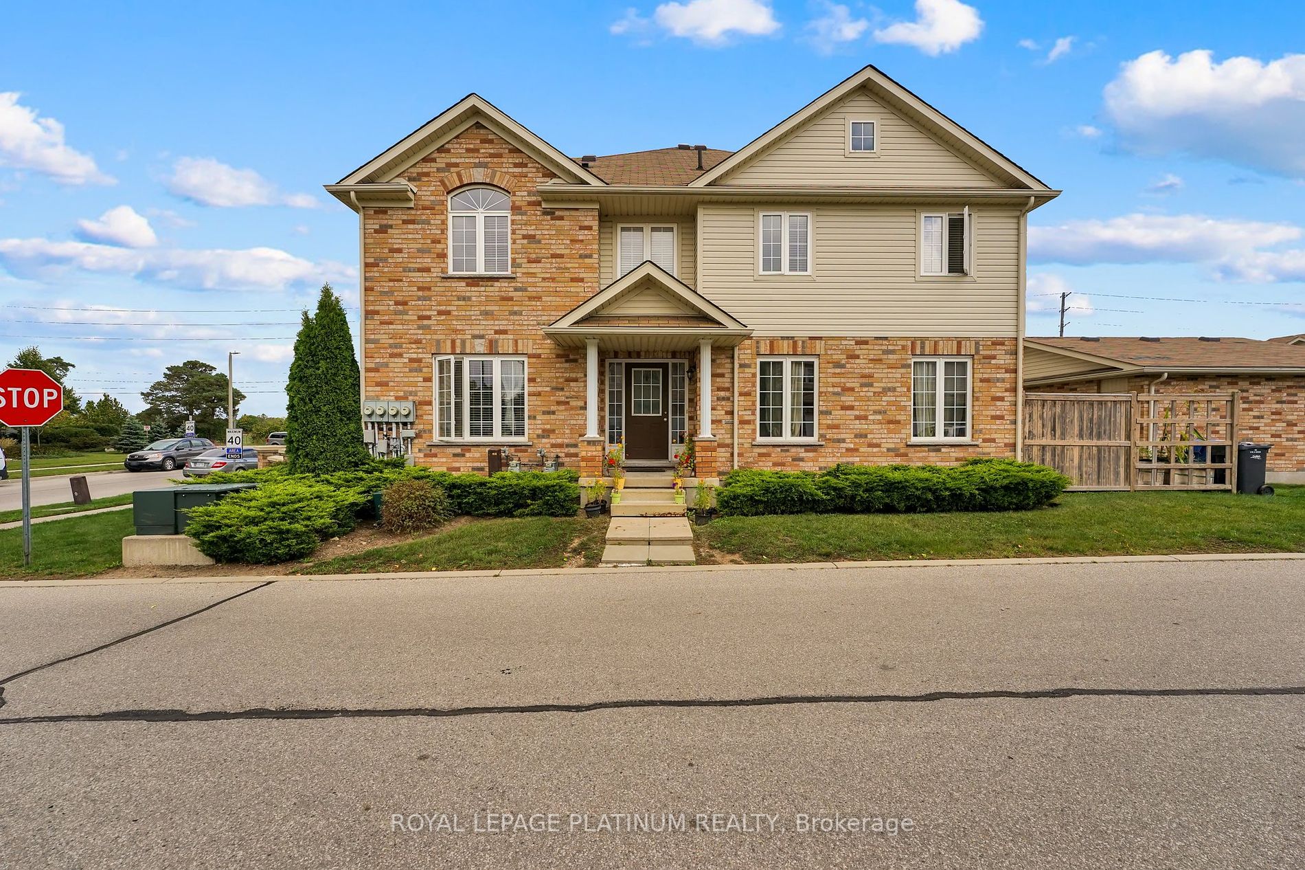 Condo Townhouse house for sale at 105 Bard Blvd Guelph Ontario