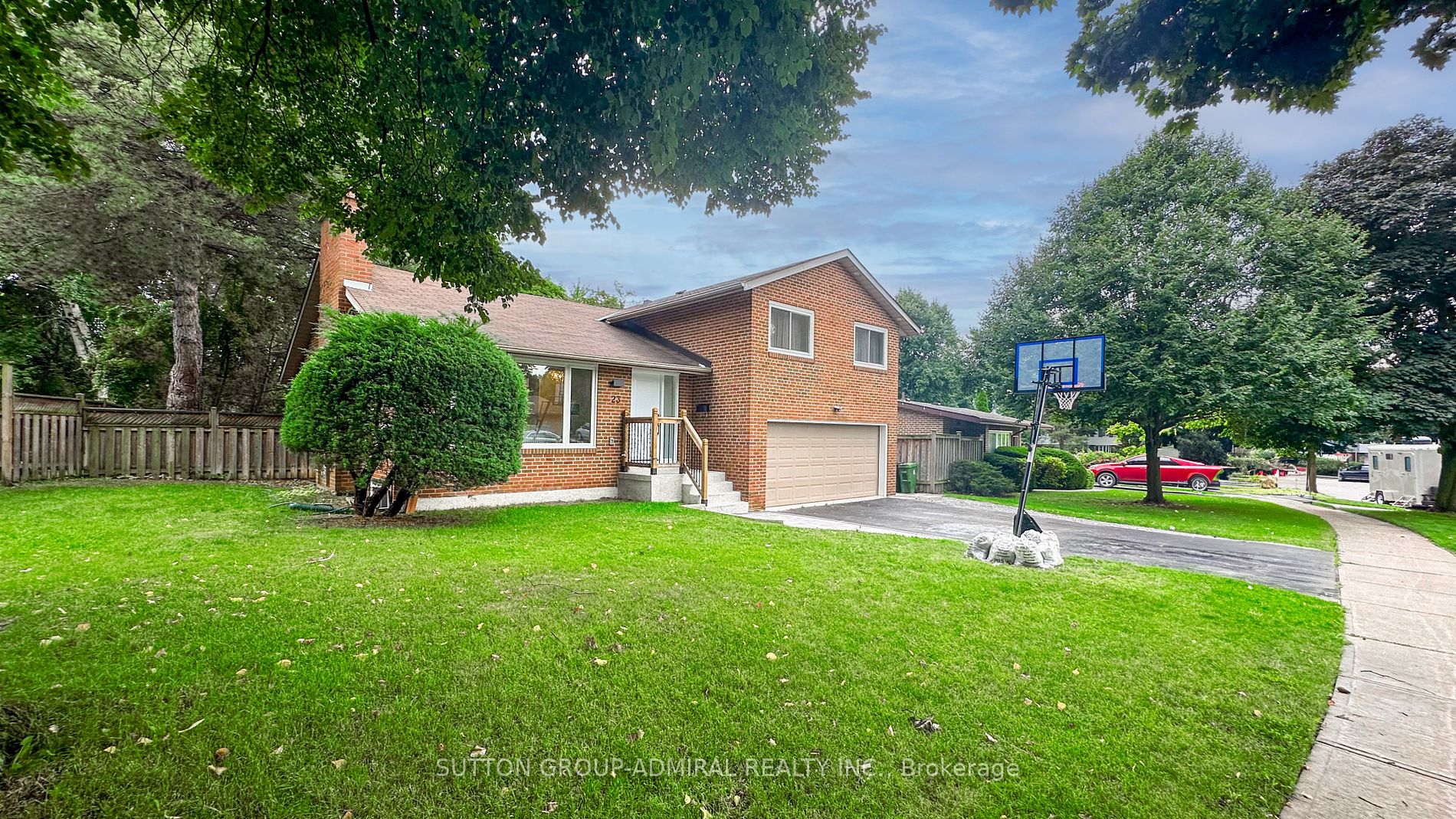 Detached house for sale at 23 Quincy Cres Toronto Ontario