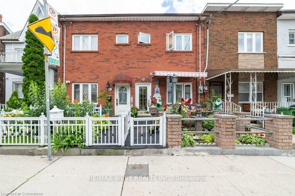 Att/Row/Twnhouse house for sale at 13 Rolyat St Toronto Ontario