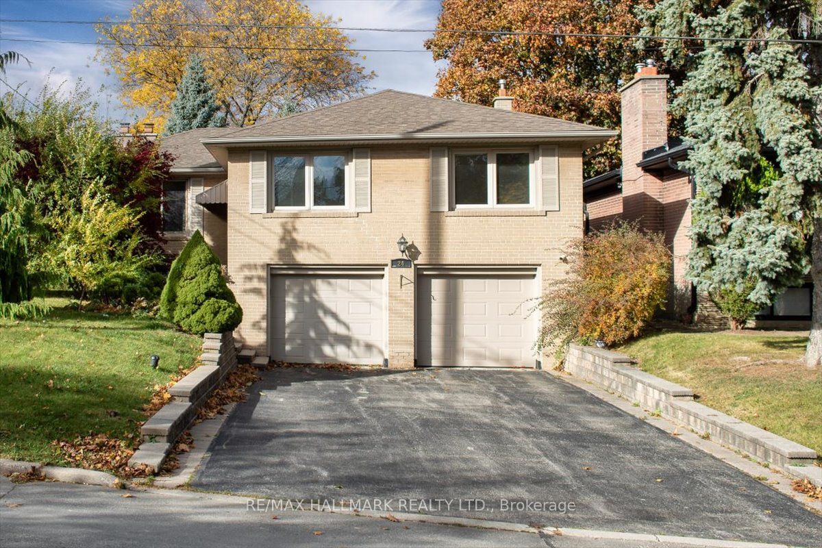 Detached house for sale at 24 Burleigh Heights Dr Toronto Ontario