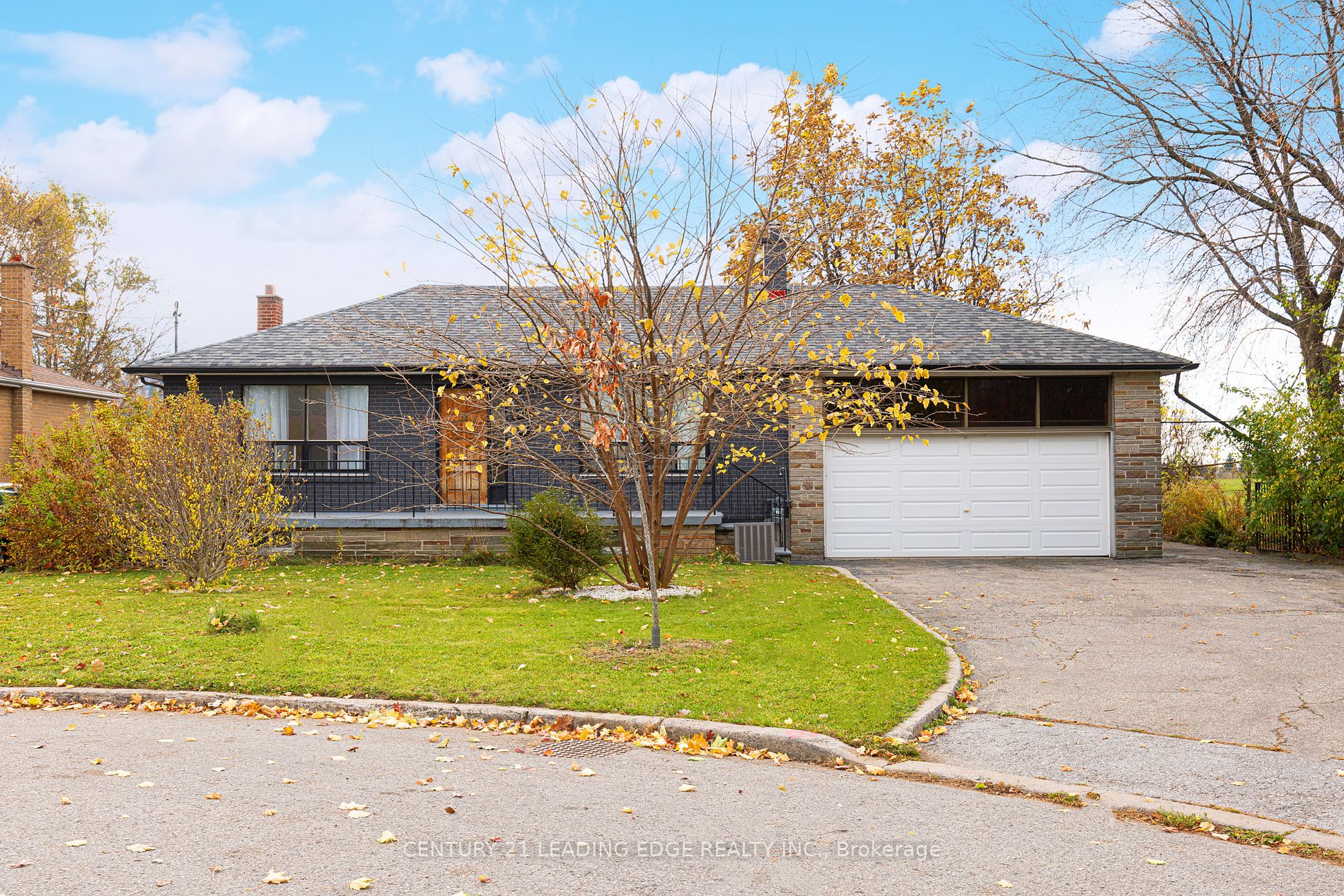 Detached house for sale at 279 REINER Rd Toronto Ontario