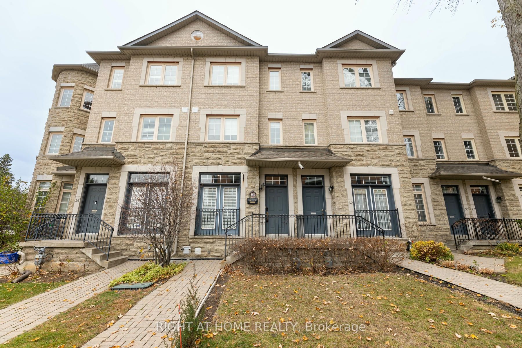 Att/Row/Twnhouse house for sale at 34 Horsham Ave Toronto Ontario