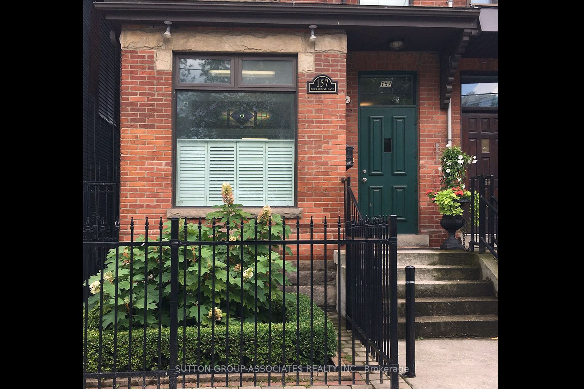 Att/Row/Twnhouse house for sale at 157 Gerrard St E Toronto Ontario