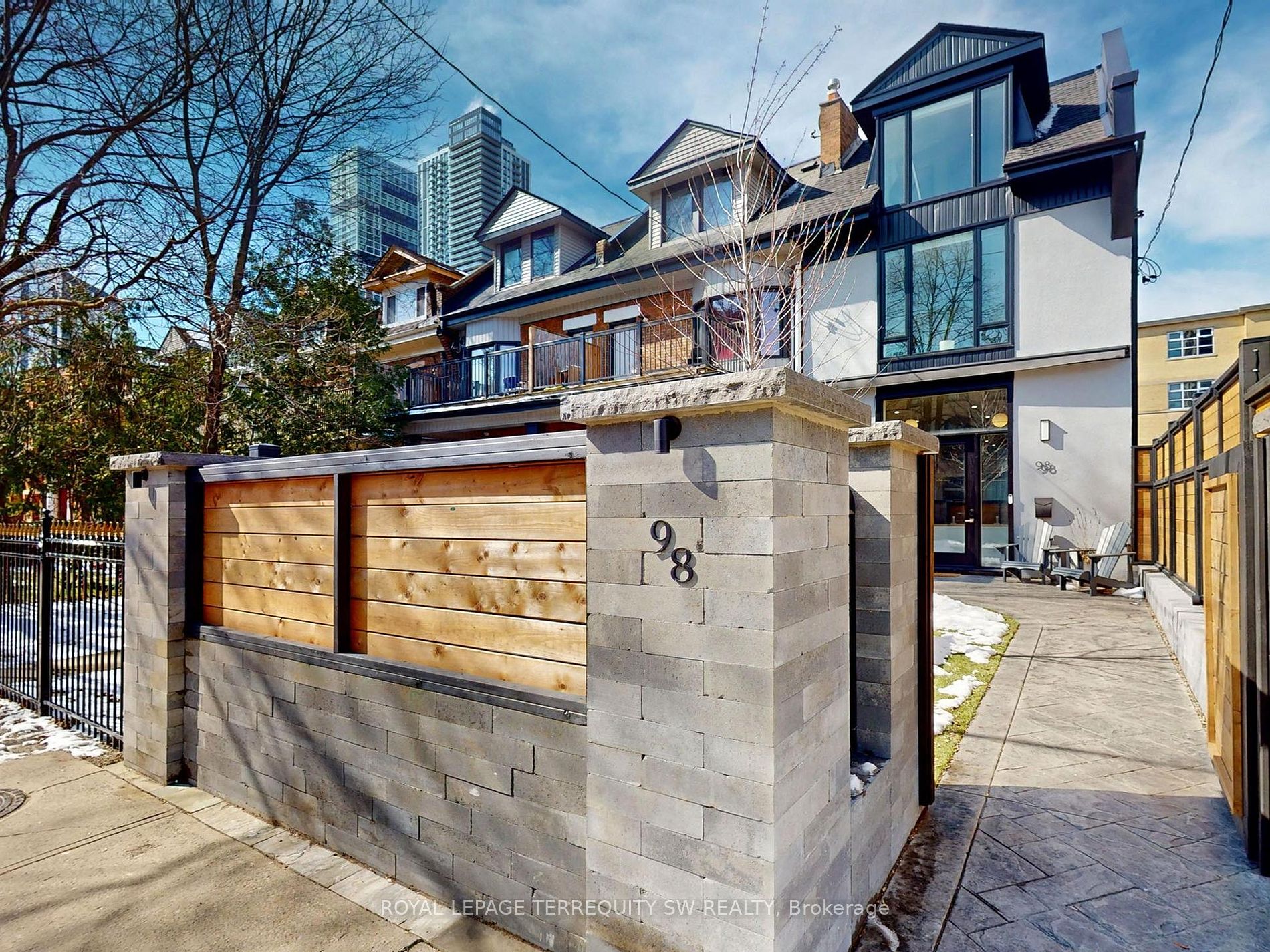 Att/Row/Twnhouse house for sale at 98 Pembroke St Toronto Ontario