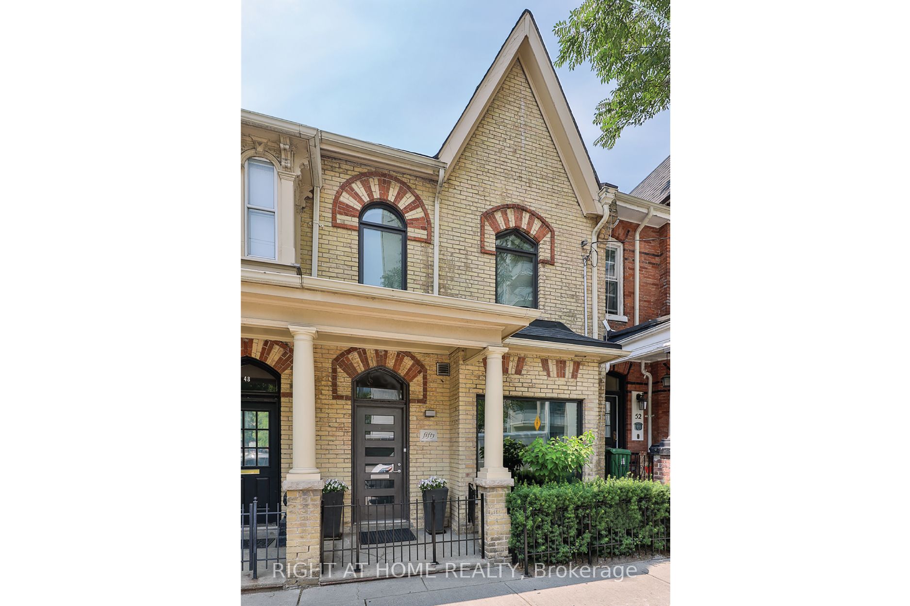 Att/Row/Twnhouse house for sale at 50 Beverley St Toronto Ontario