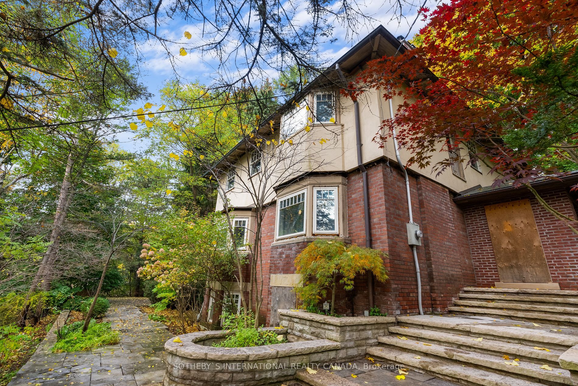 Detached house for sale at 56 Roxborough Dr Toronto Ontario