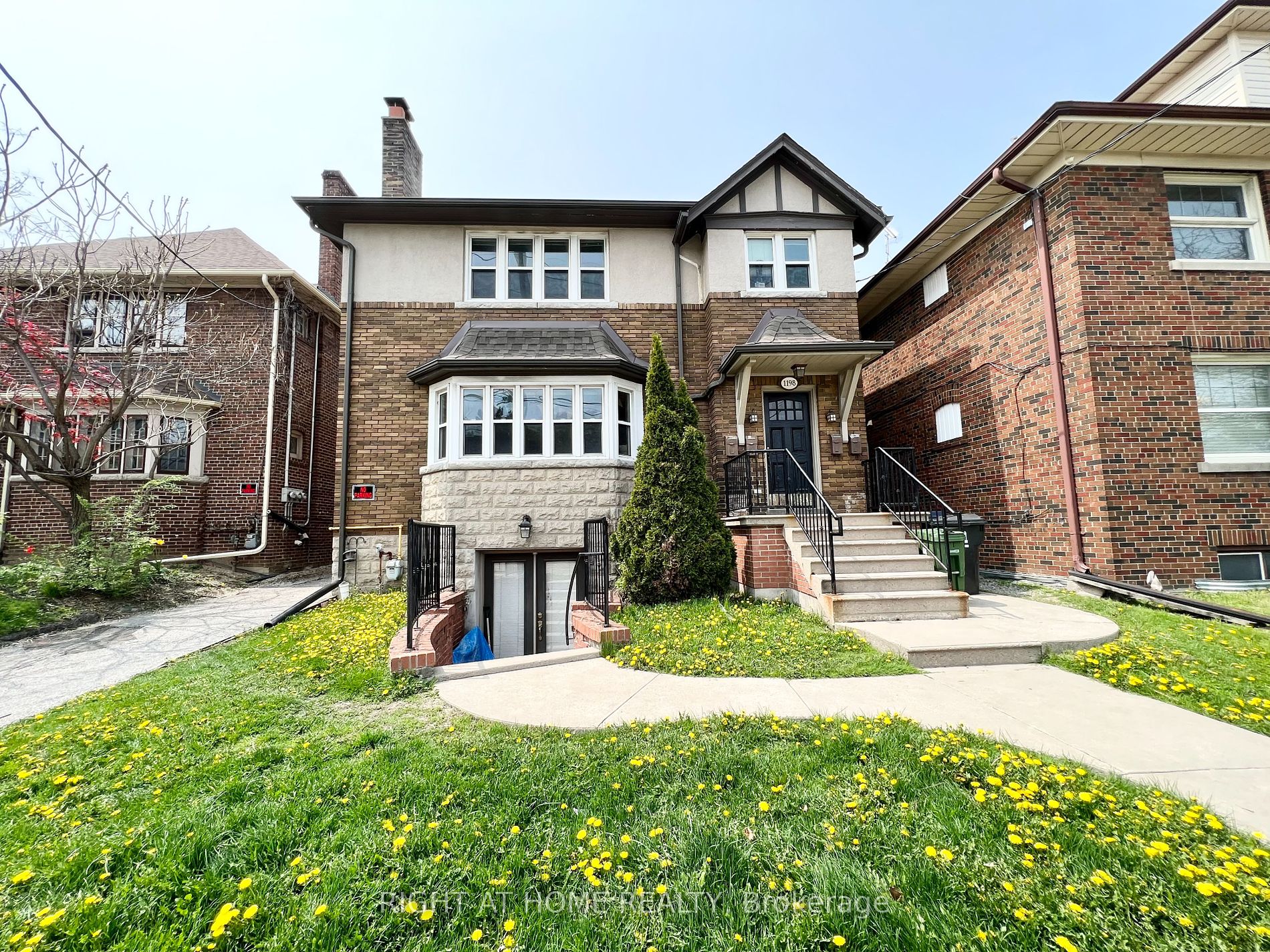 Detached house for sale at 1198 Avenue Rd Toronto Ontario