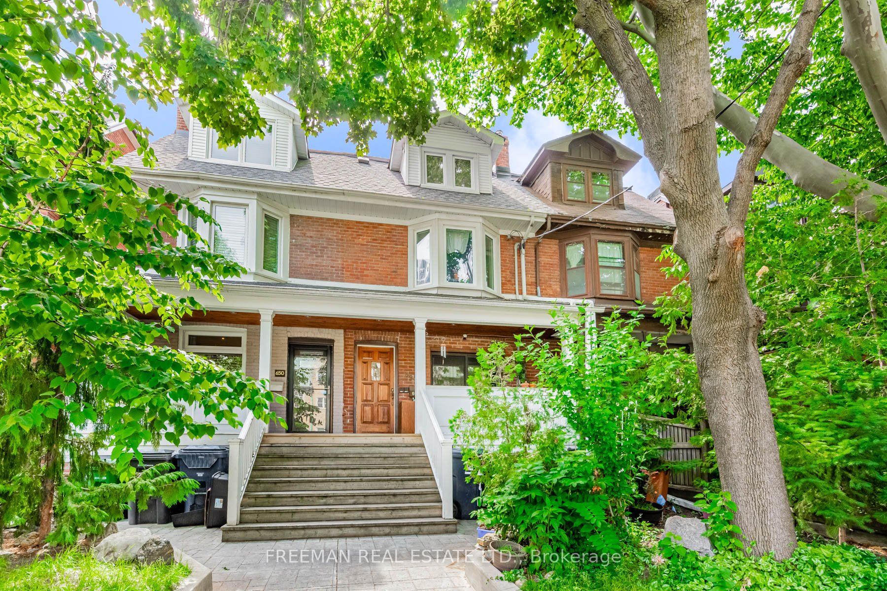 Att/Row/Twnhouse house for sale at 652 Markham St Toronto Ontario
