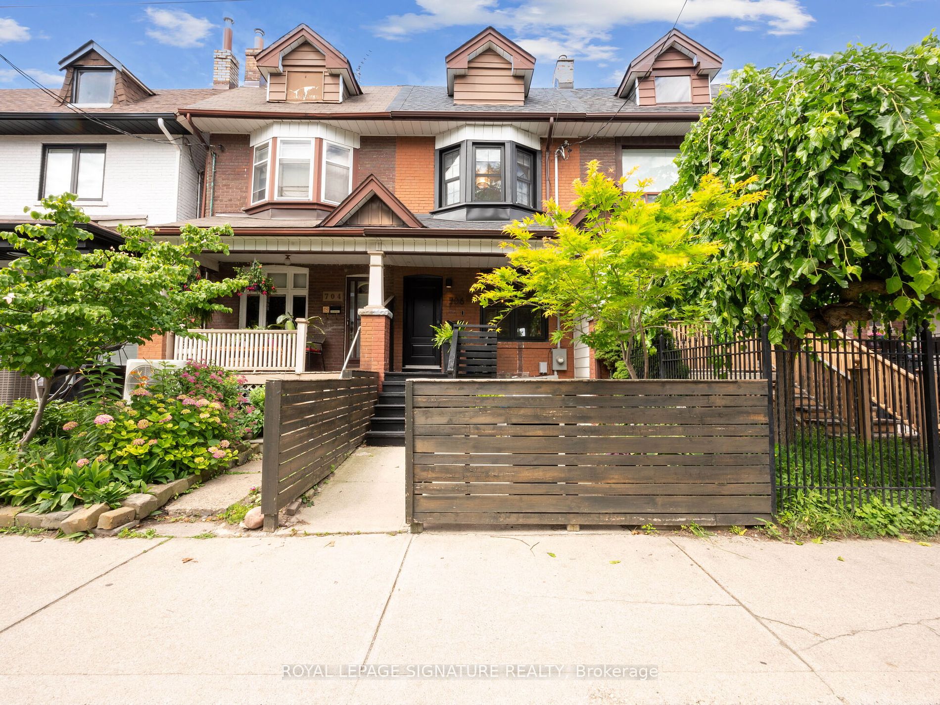 Att/Row/Twnhouse house for sale at 706 Manning Ave Toronto Ontario