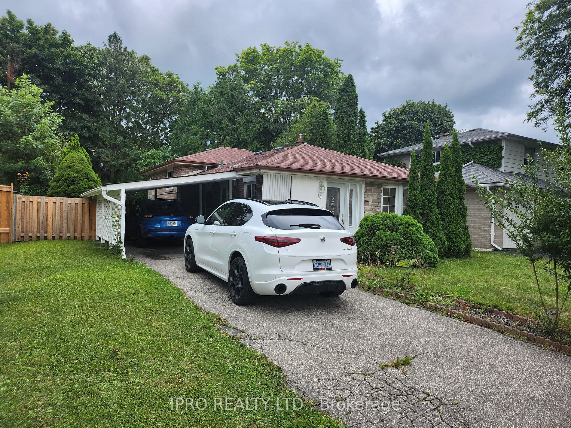 Detached house for sale at 16 Cresthaven Dr Toronto Ontario