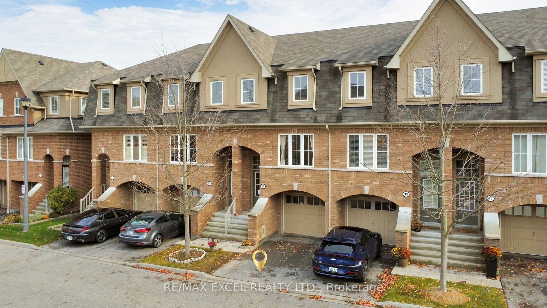 Att/Row/Twnhouse house for sale at 37 Reevesmere Lane Ajax Ontario